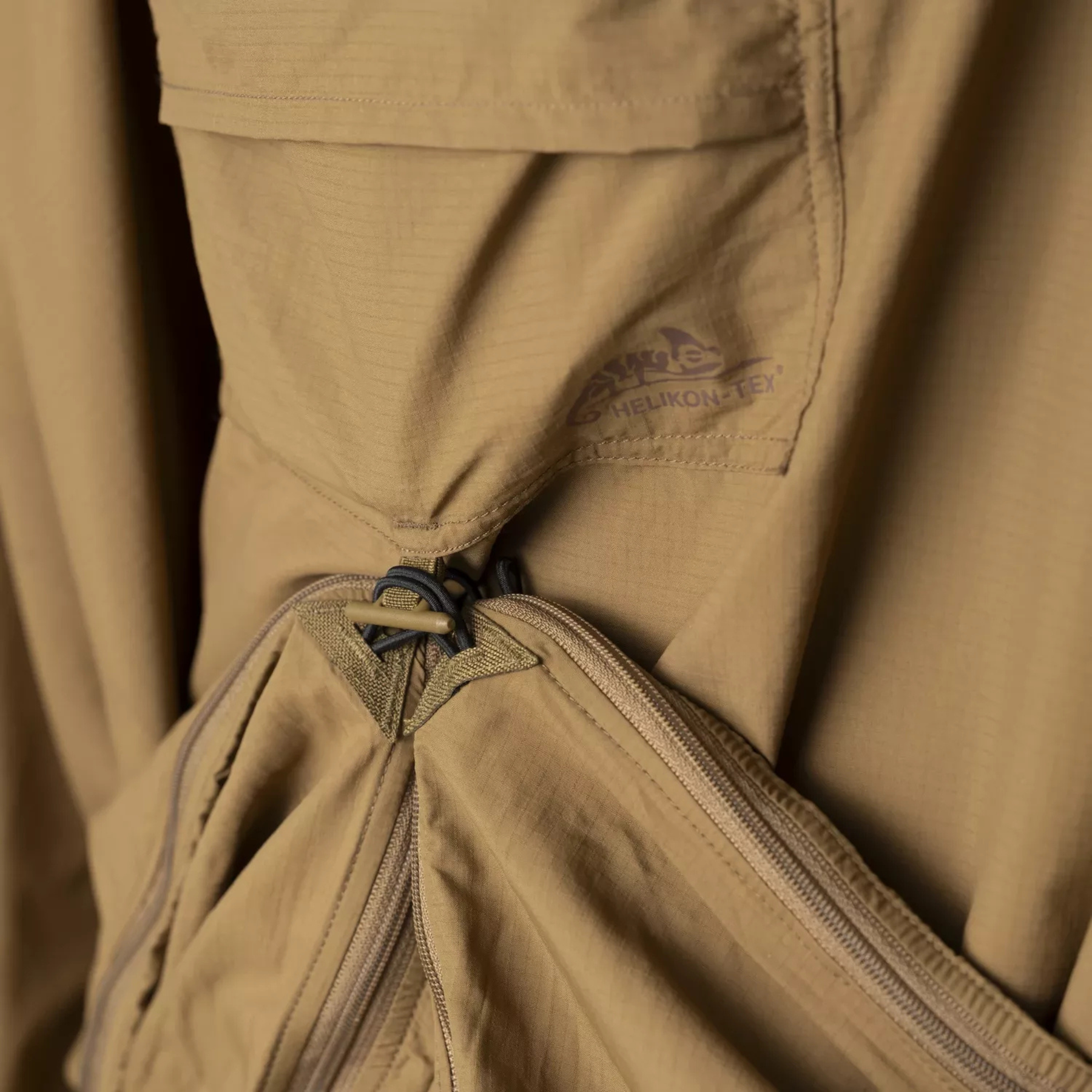 Helikon-Tex Swagman Scarf, poncho / sciarpa multifunzione da sopravvivenza, coperta leggera per outdoor e bivacco, SU BACKPACCO.IT