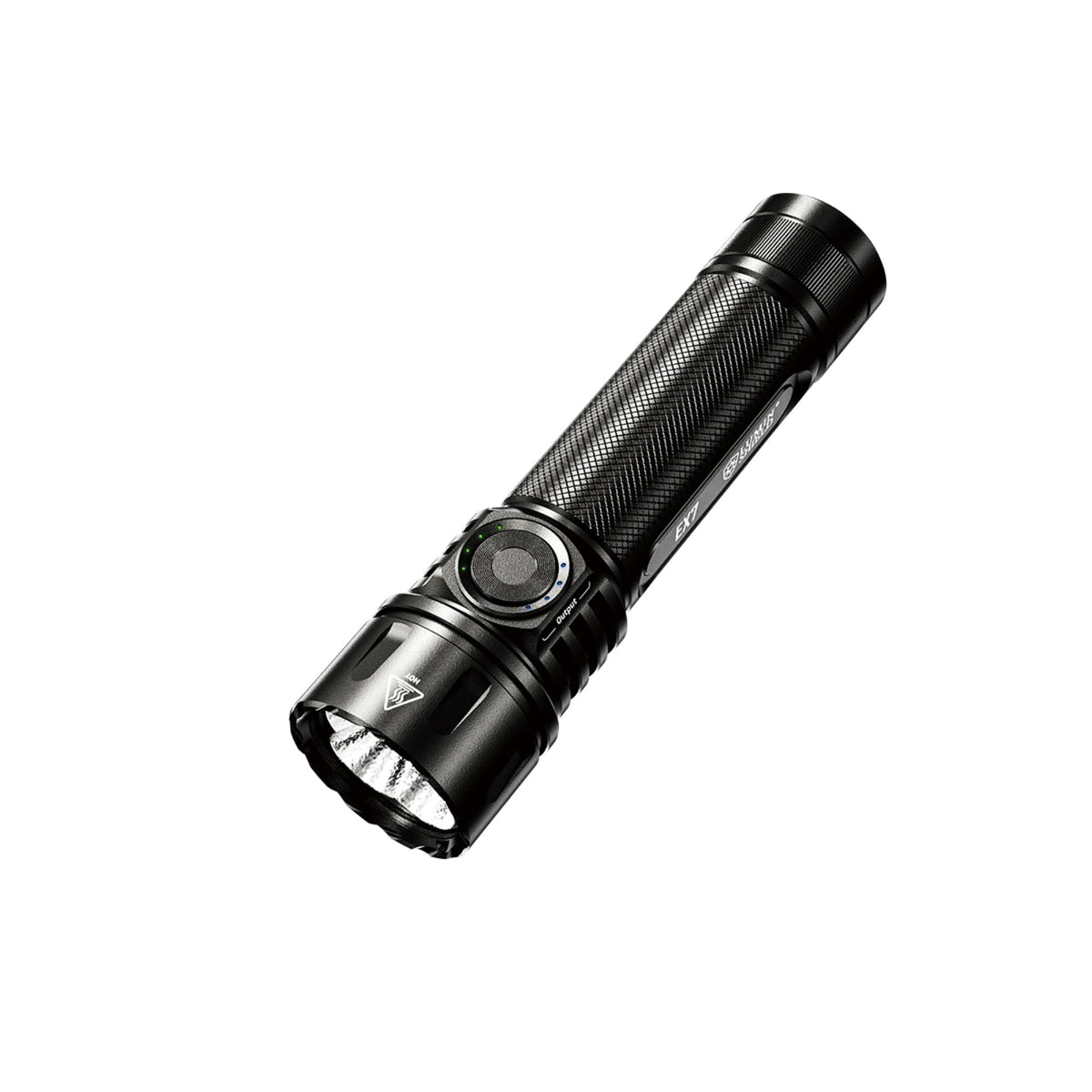 Nitecore EX7 Torcia Tattica Ricaricabile 6000 Lumen. Corpo compatto in alluminio con 4 LED M515S e tecnologia Lumin Shield per fascio variabile Spot/Flood/Mix. Switch laterale, base magnetica e ricarica USB-C. Ideale per ricerca, soccorso e uso professionale.