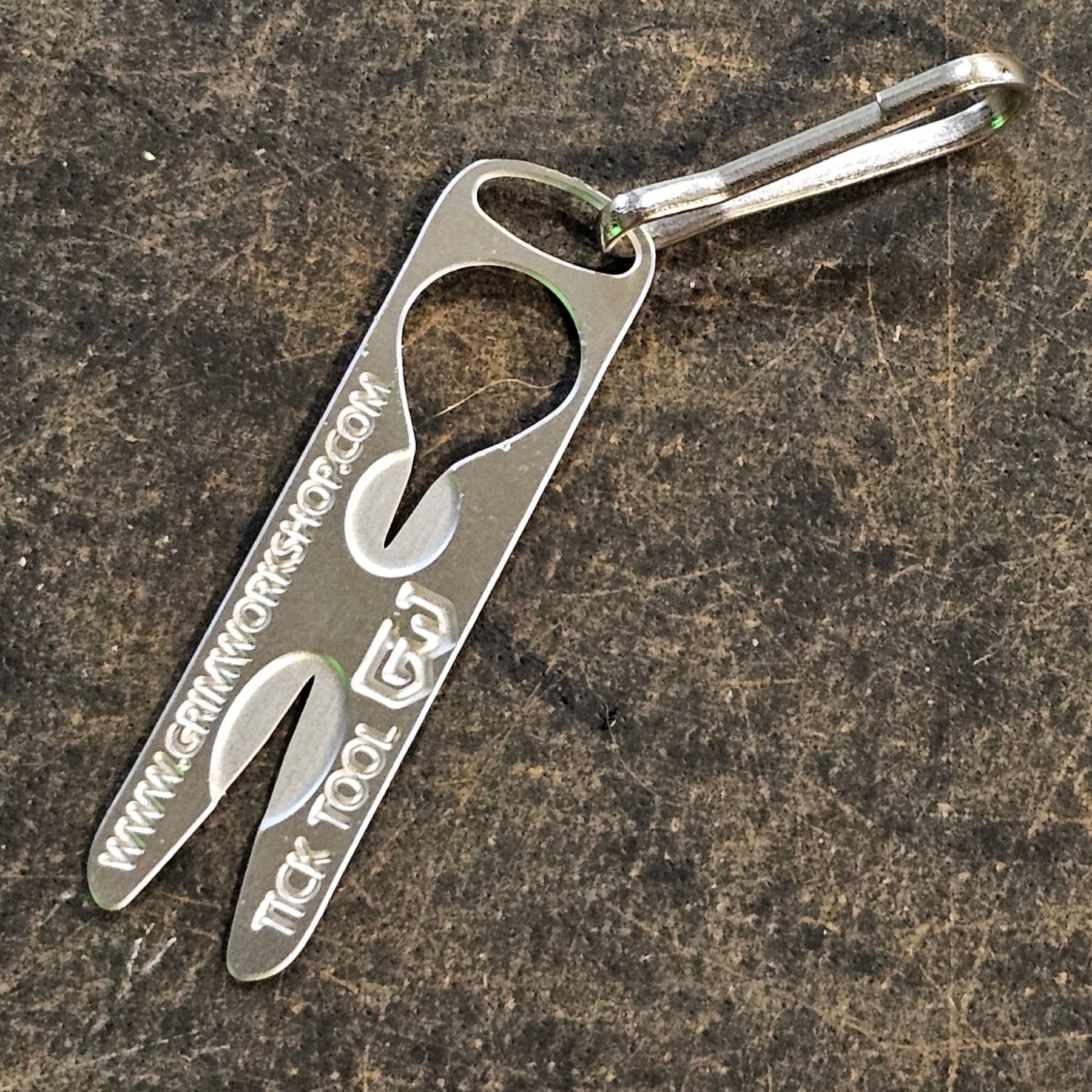 GRIM WORKSHOP | TICK REMOVER MICRO TOOL - Portachiavi con strumento rimuovi secche