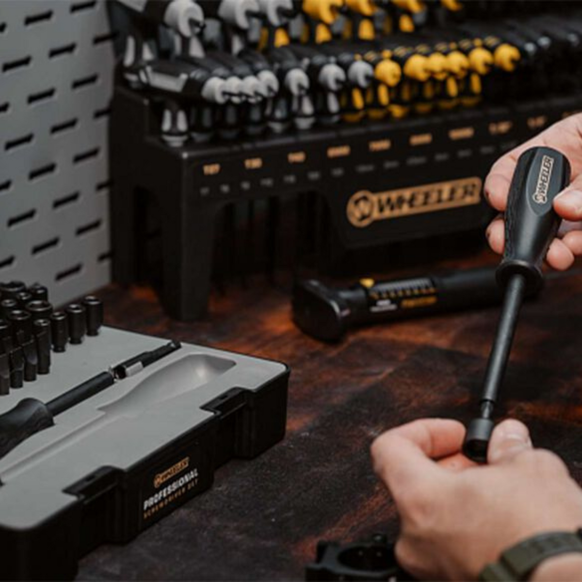 Wheeler Professional Screwdriver Set 100 pezzi - Kit giraviti di precisione per armi, elettronica e meccanica su backpacco.it