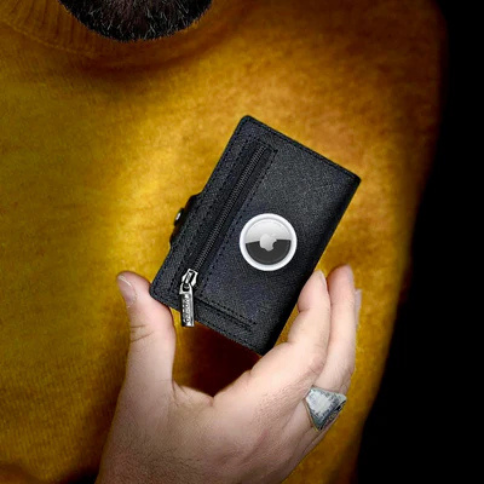 moero con scomparto airtag disponibili su backpacco.it