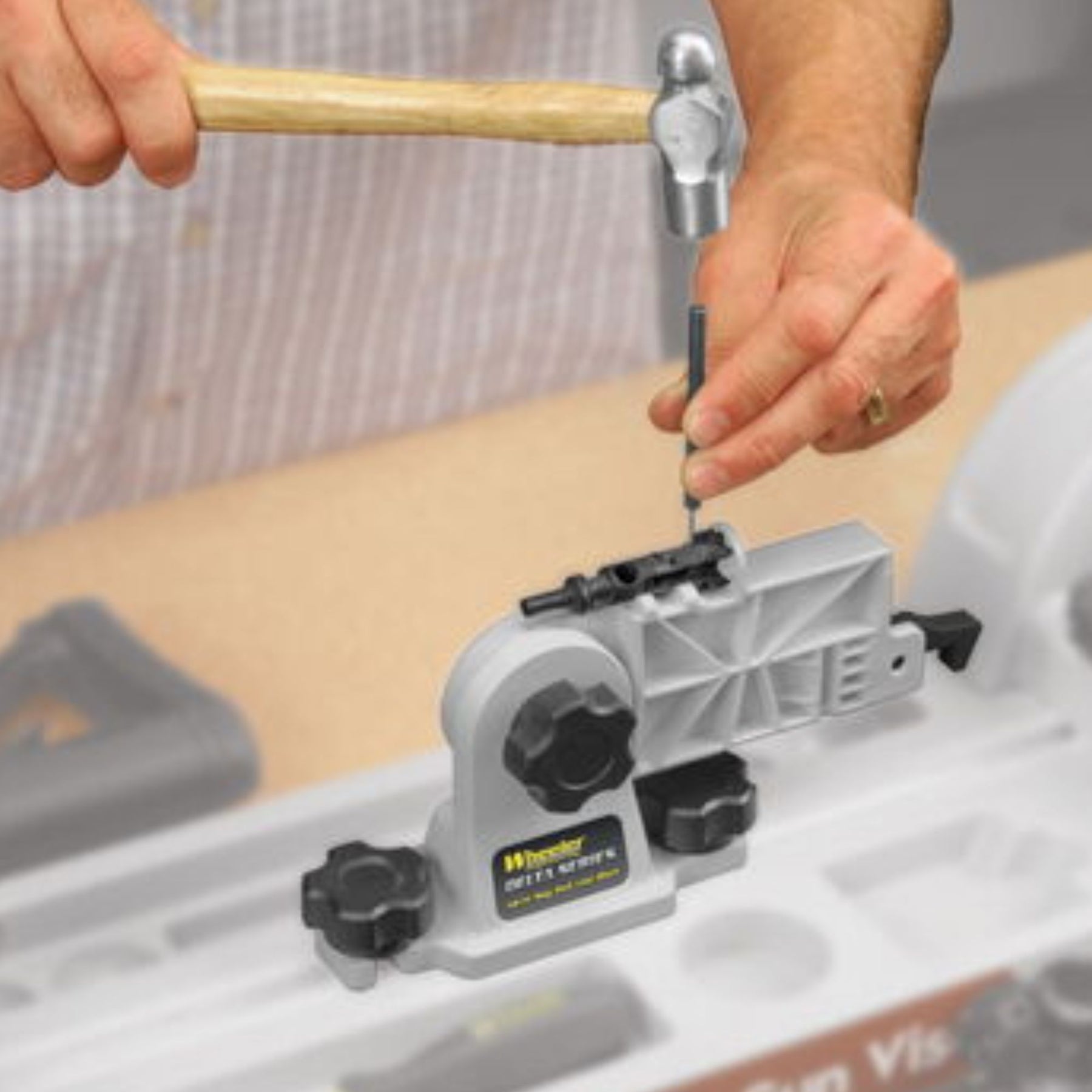 WHEELER | DELTA SERIES AR-15 MAG WELL VISE BLOCK - Morsa per pozzetto caricatore AR-15