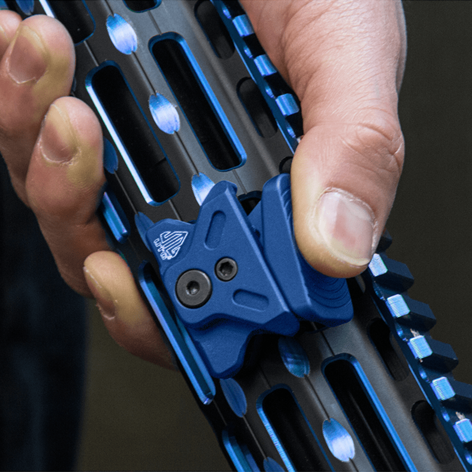 UTG | M-LOK ANGLED INDEX MOUNT - Impugnatura anteriore