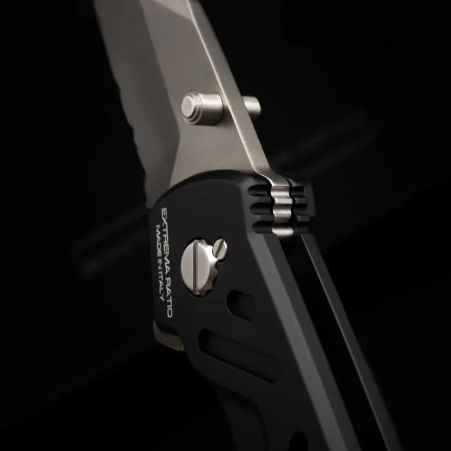 EXTREMA RATIO | CAIMANO NERO N.A. SATIN - COLTELLO CHIUDIBILE EDC