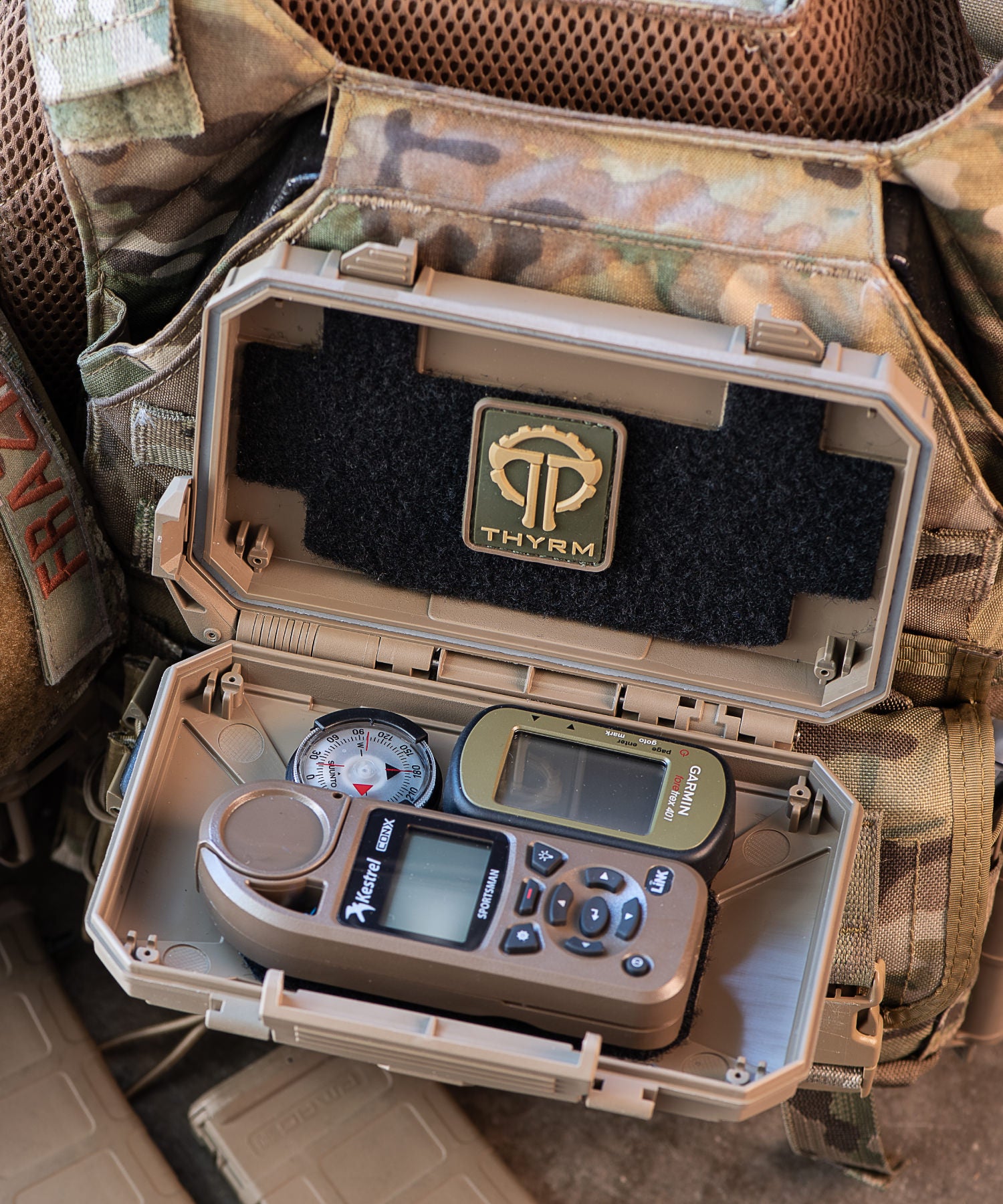 Thyrm DarkVault coyote con navigatore gps e stazione meteo