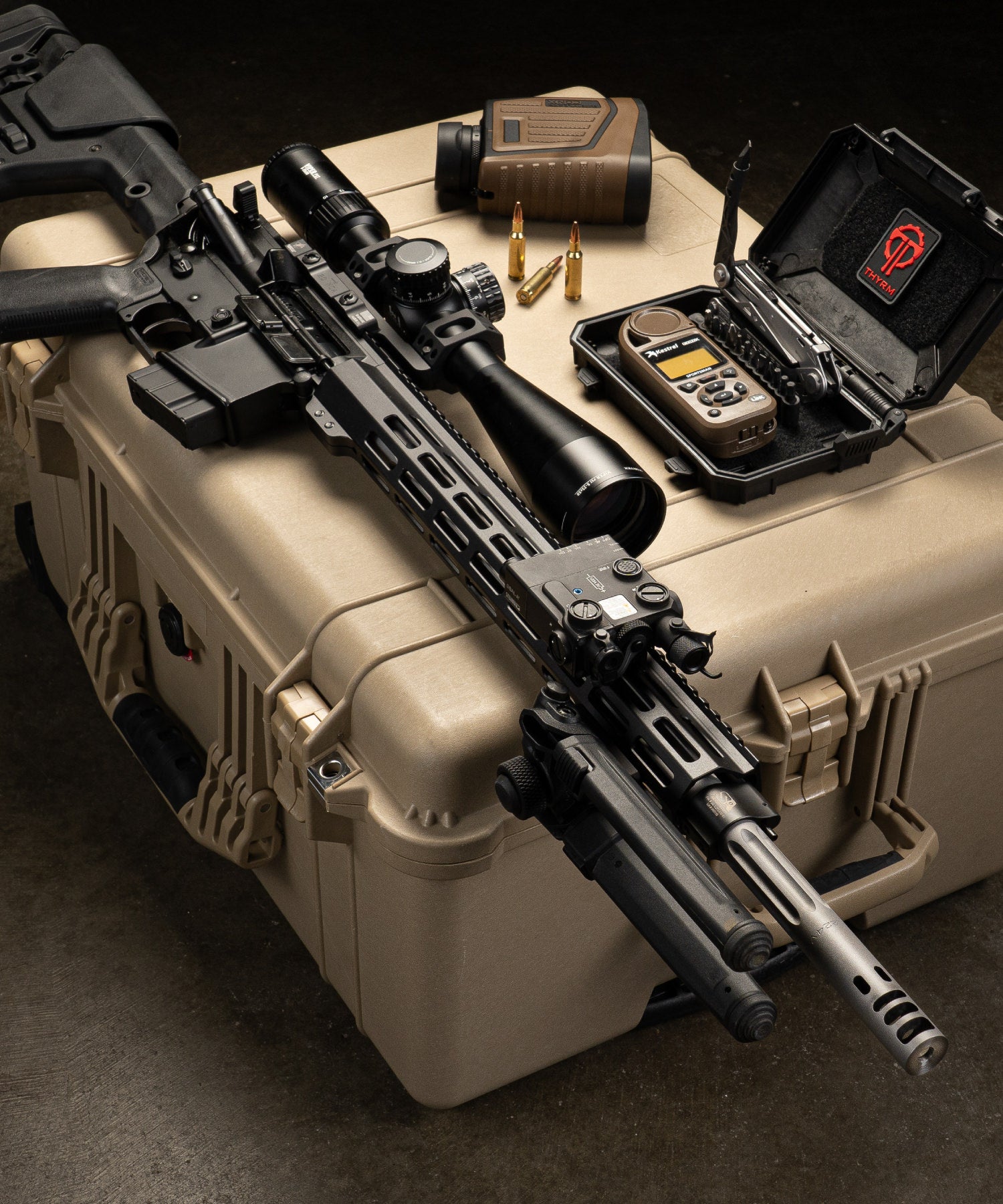 Thyrm DarkVault con l'anemometro per il tiro a lunga distanza con carabina