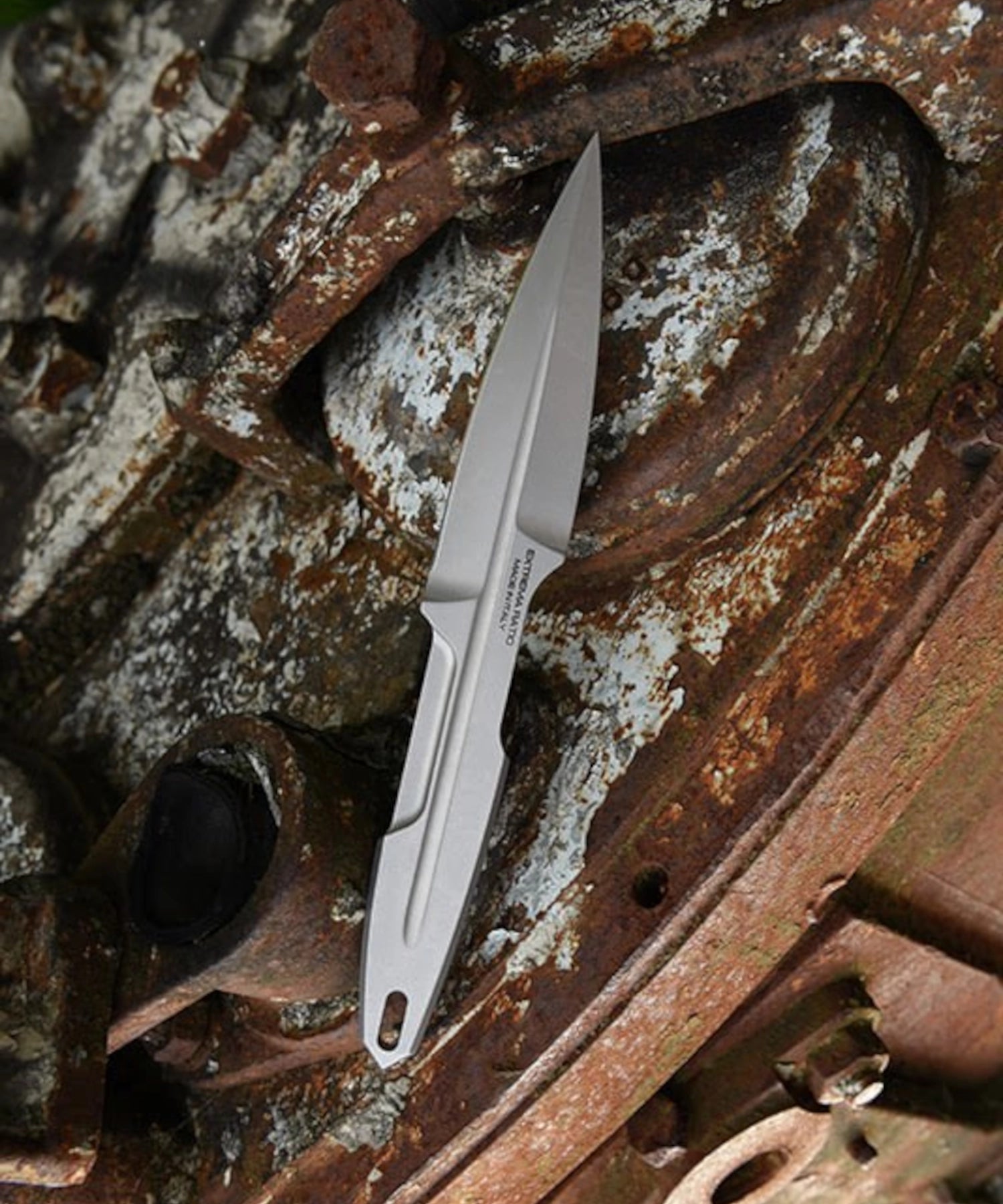 Foto del S-Thil di Extrema Ratio su un ingranaggio