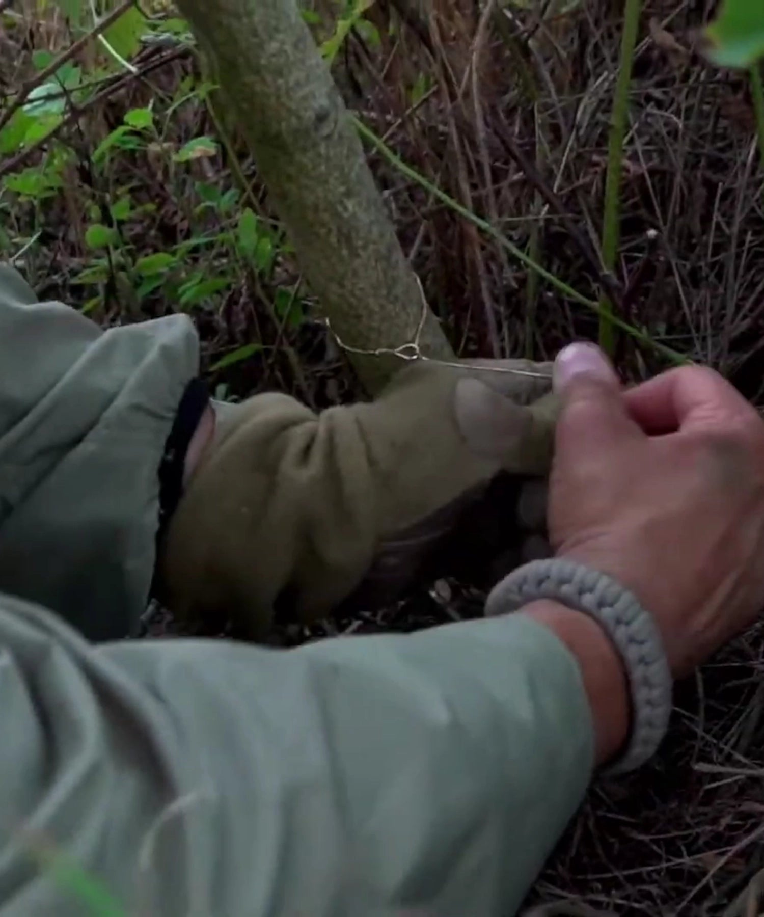 Foto dove è mostrato l'uso del cavo trappola dell'ERS KIT di Extrema Ratio
