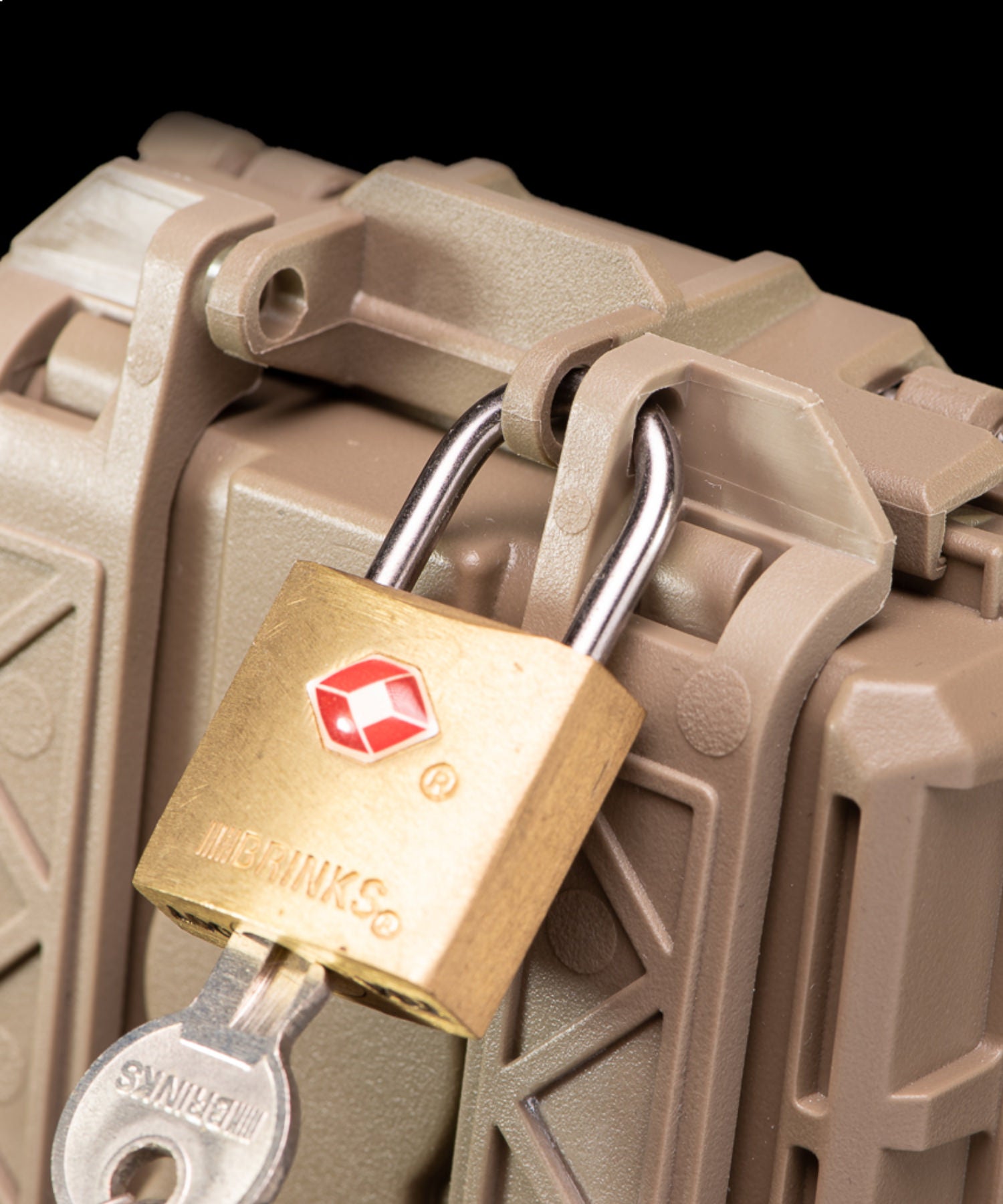 dettaglio del sistema di chiusura con lucchetto del thyrm cellvault 5m