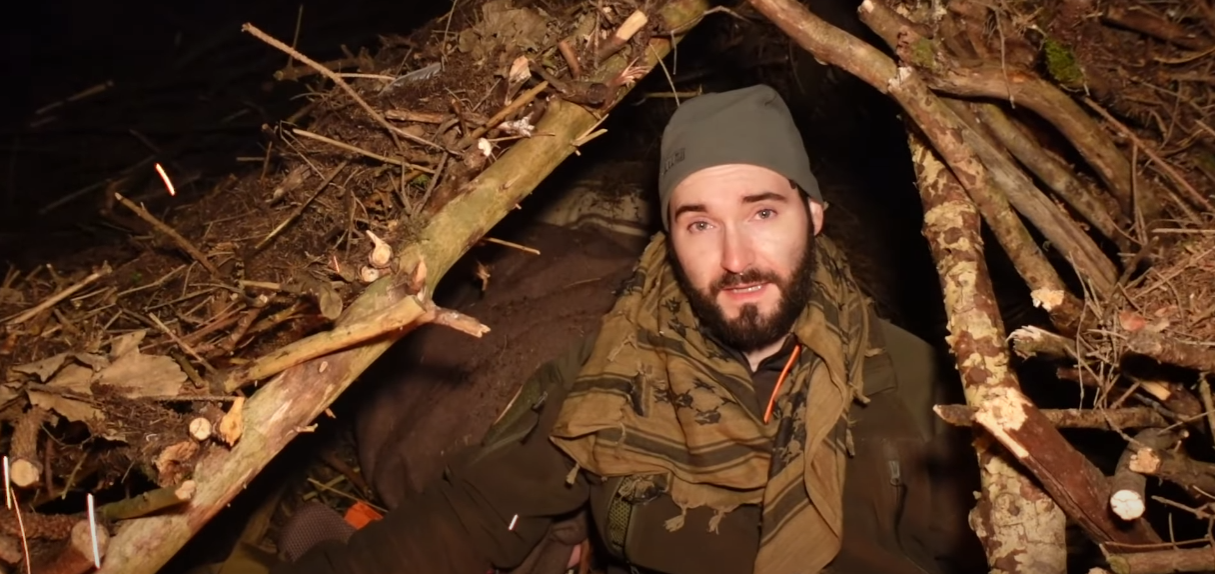 copertina One Knife Two Nights: Corso di sopravvivenza di livello attitude della Selvans