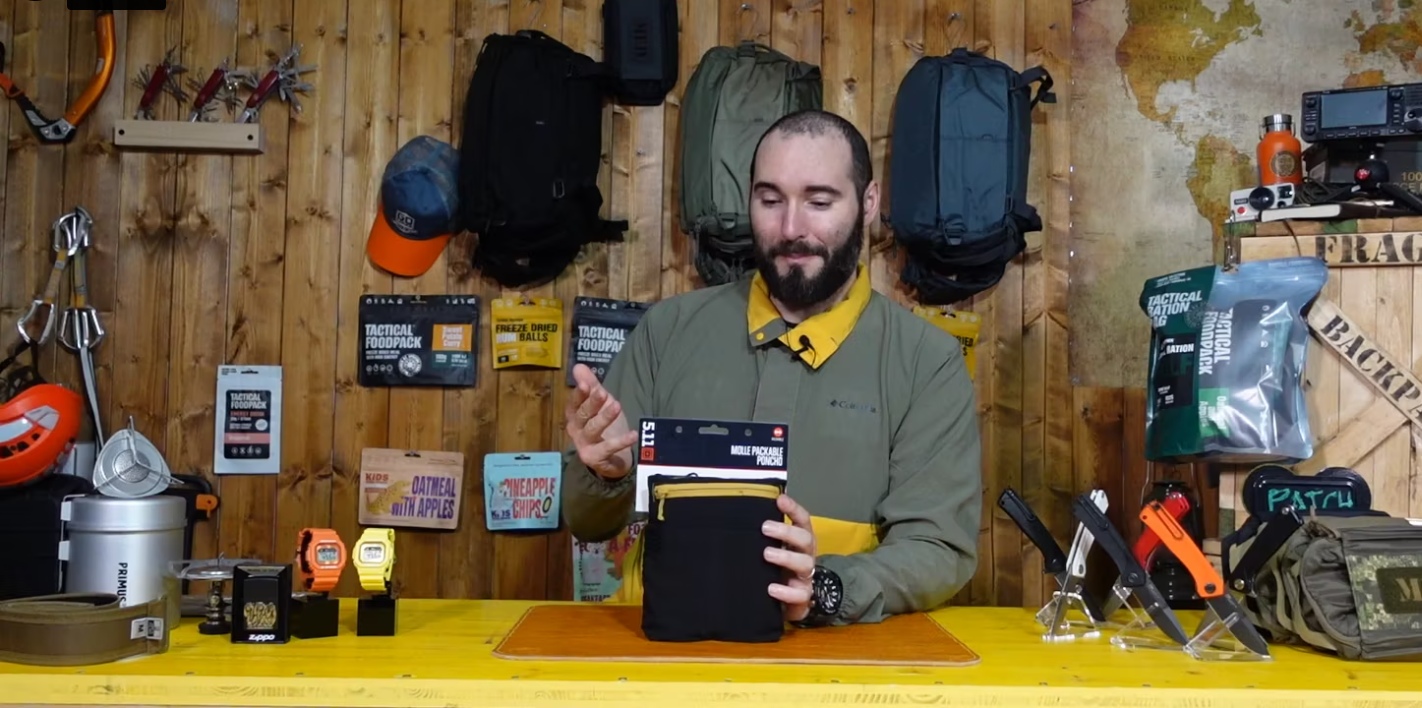 video dove paolo di backpacco spiega il poncho molle di 5.11