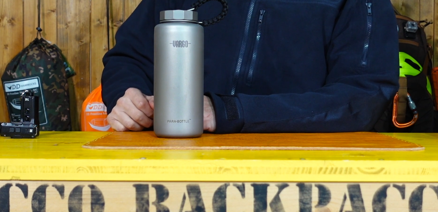 Paolo di Backpacco spiega Le Vargo Titanium Para e EDC Bottle