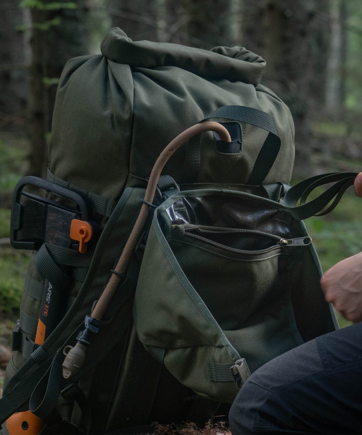 zaino savotta Jääkäri L con coperchio e tasca interna aperti