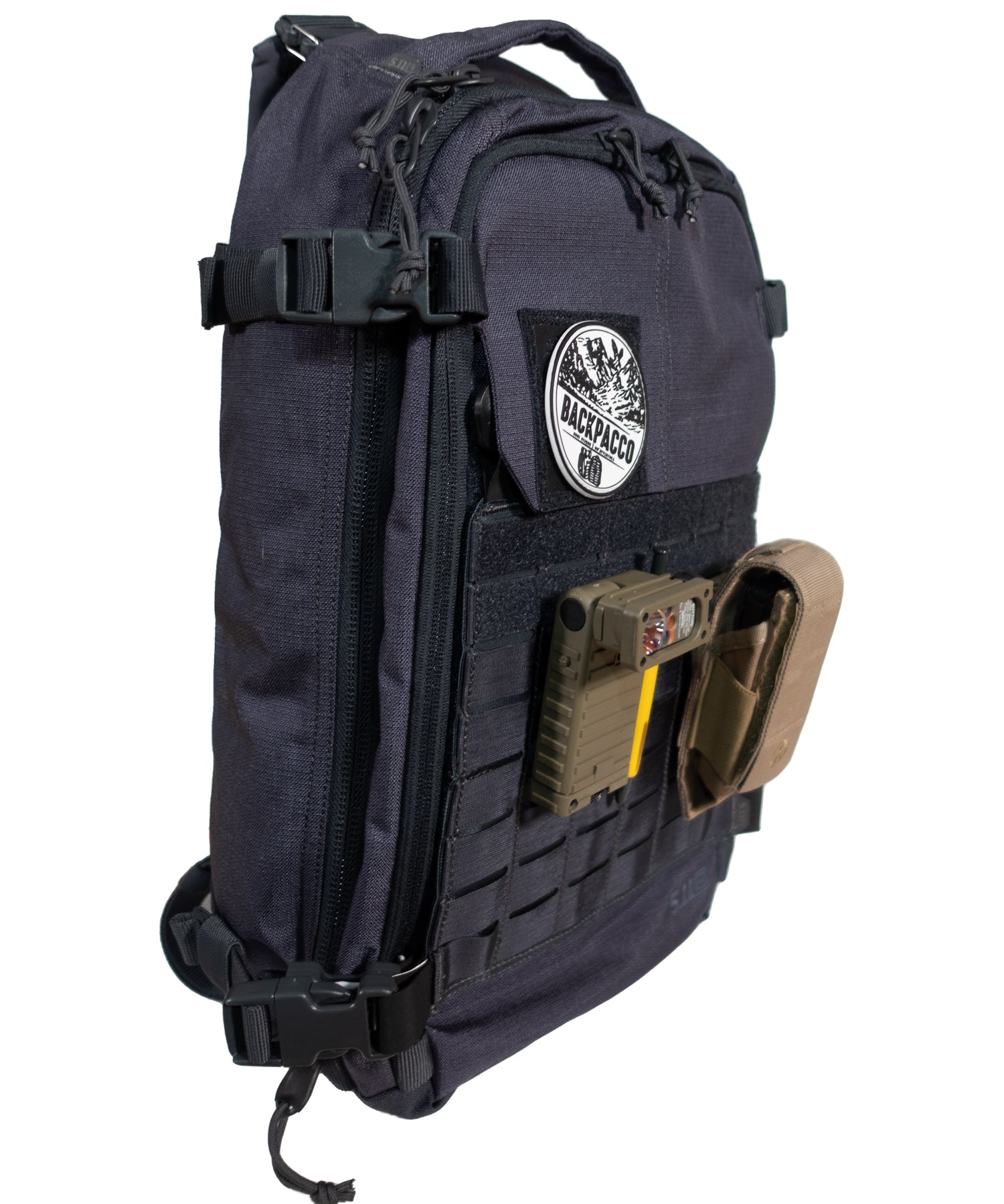 pannello molle tungsteno su zaino amp 10 di 5.11 tungsten con accessori streamlight e leatherman