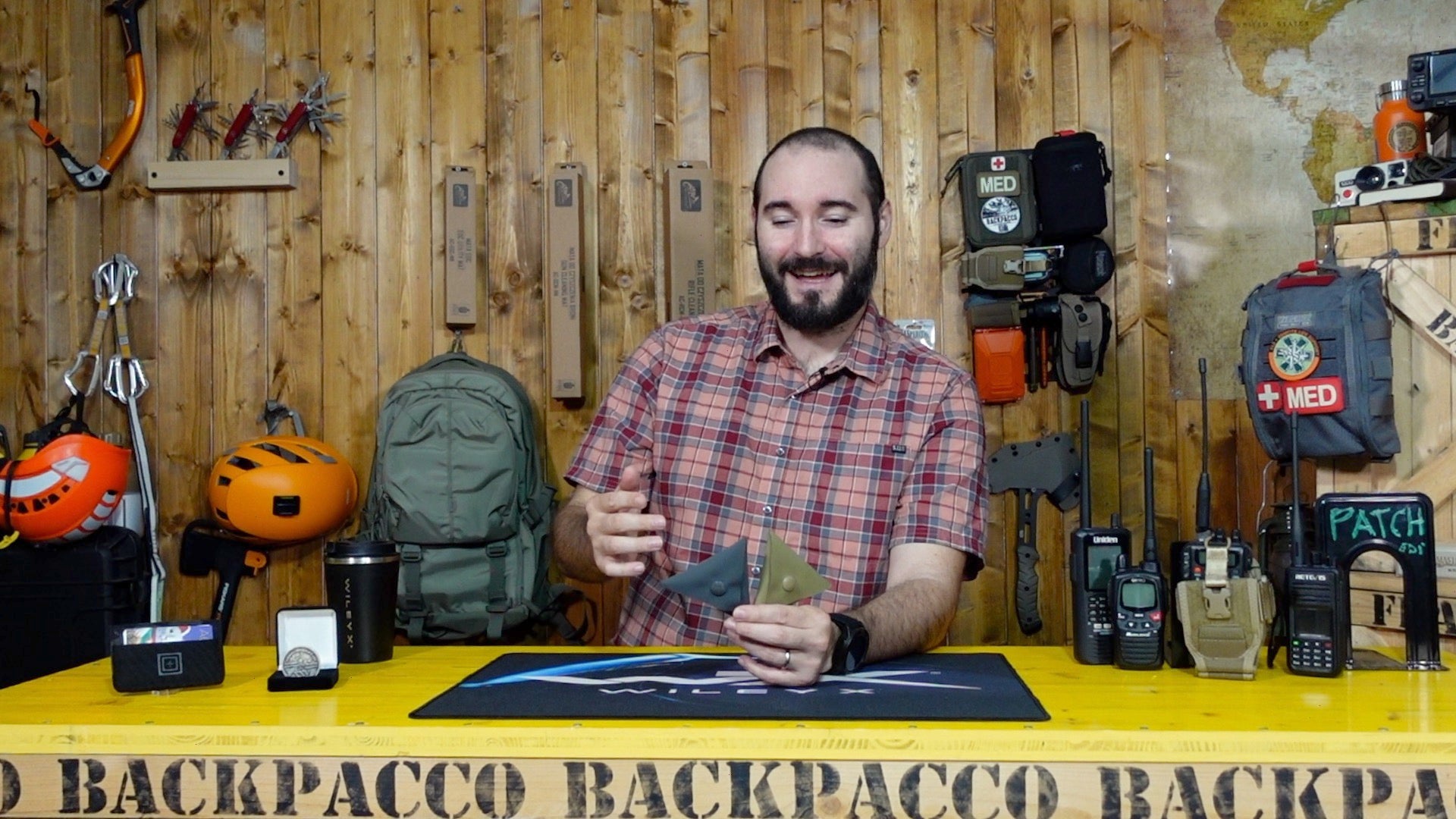 Paolo di Backpacco spiega il Maxpedition AGR TCP Triangle coin pouch