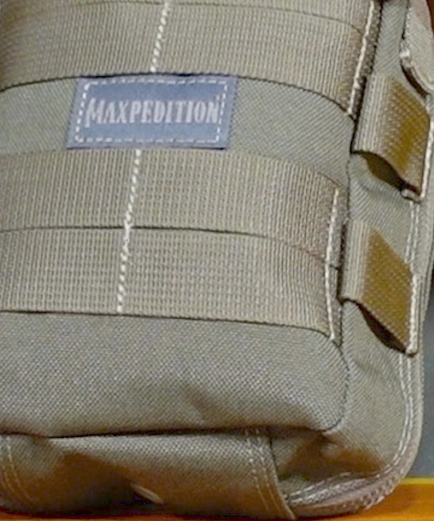 Particolare delle cuciture del Maxpedition FR-1 Medical Pouch