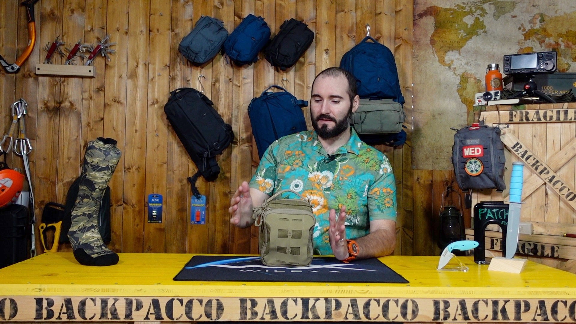 Paolo di Backpacco spiega la AUP accordion di Maxpedition