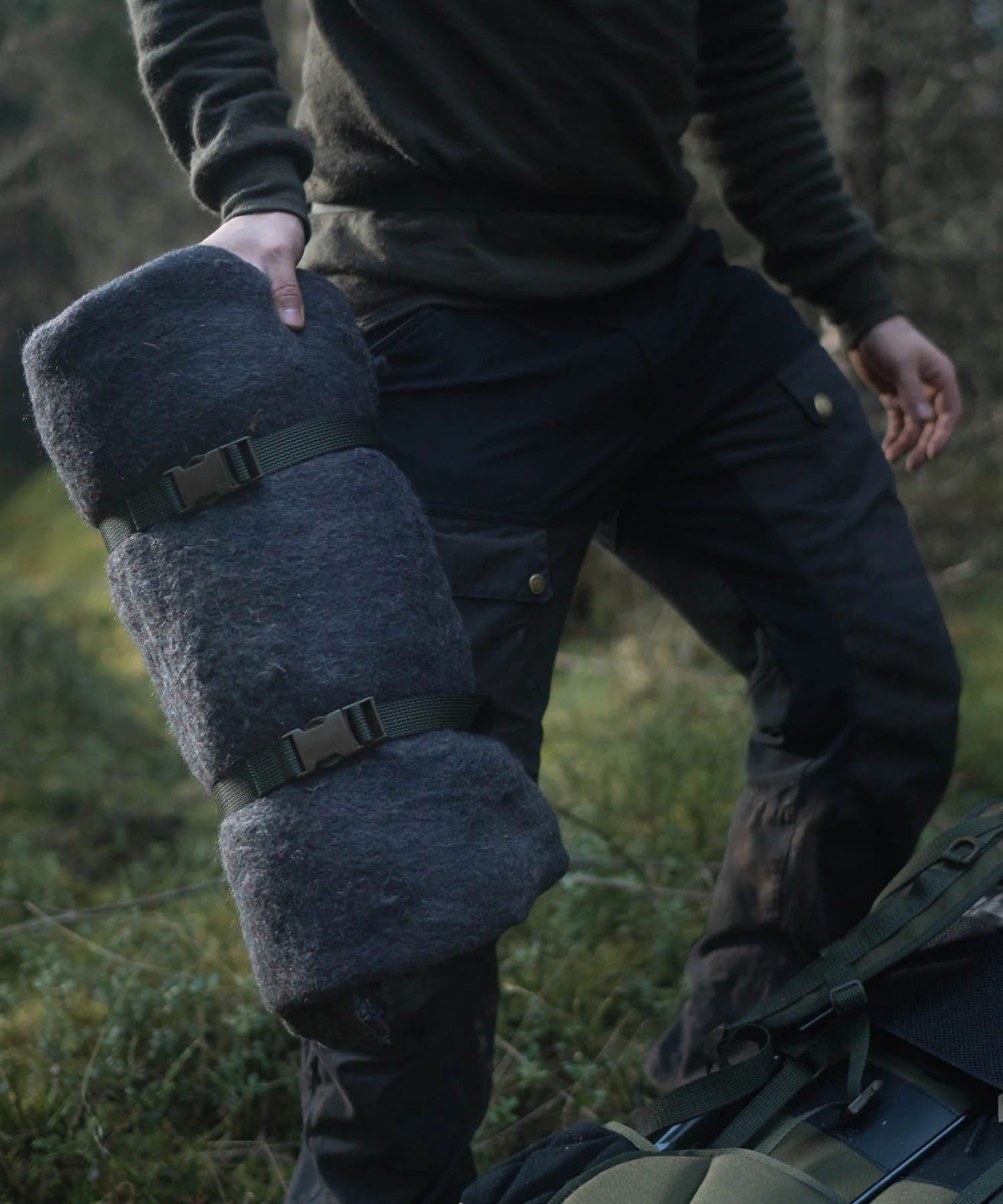 pack straps di savotta usate per sistemare la coperta di lana bushcraft