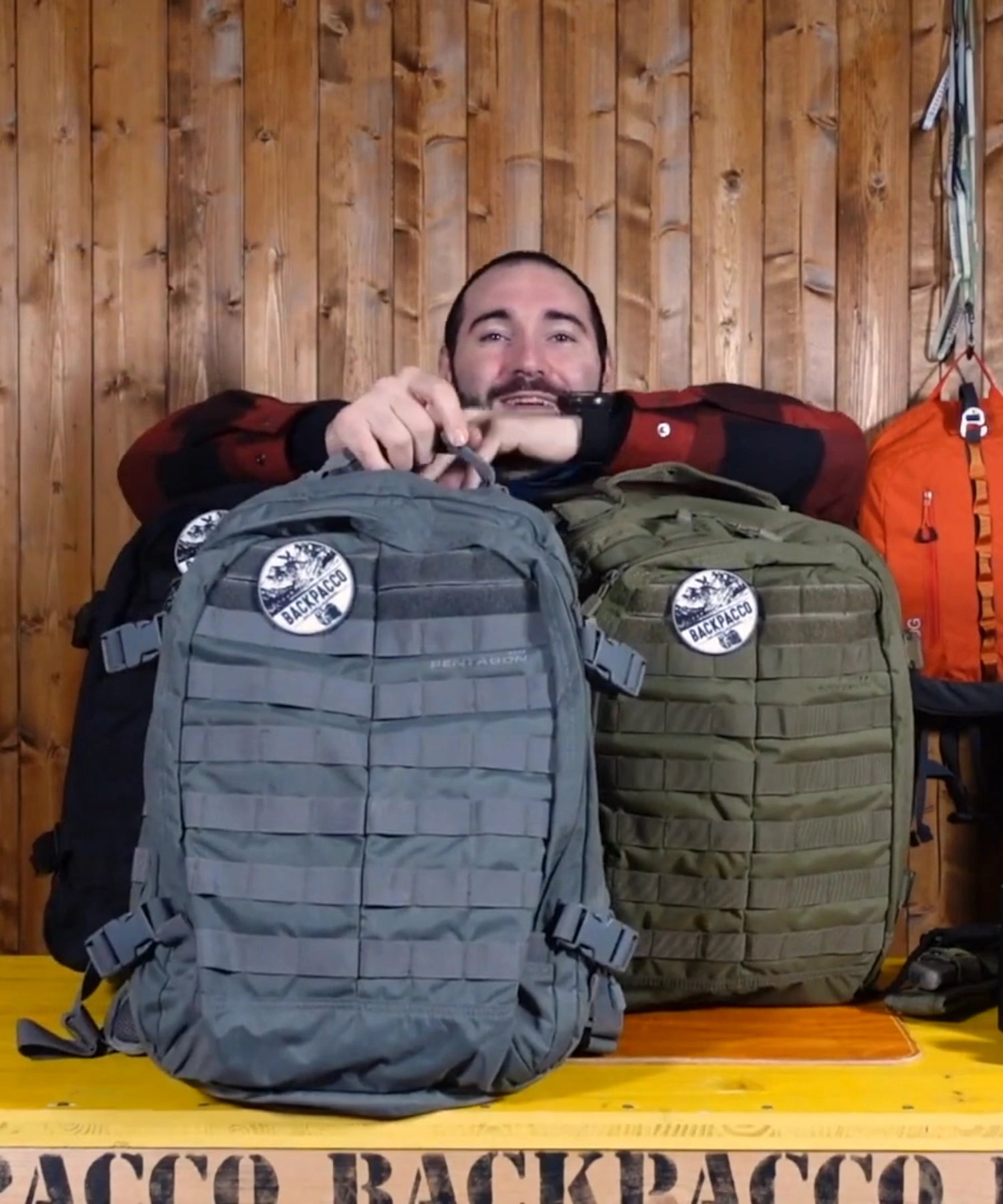 Paolo di Backpacco.it mostra il Kyler 20 di Pentagon in varie colorazioni