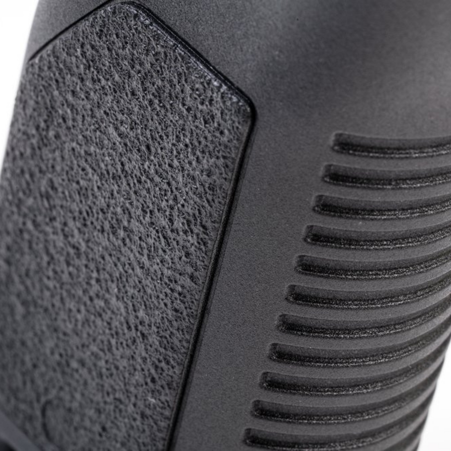 STRIKE IND. | M-LOK ANGLED VERTICAL GRIP - Impugnatura anteriore