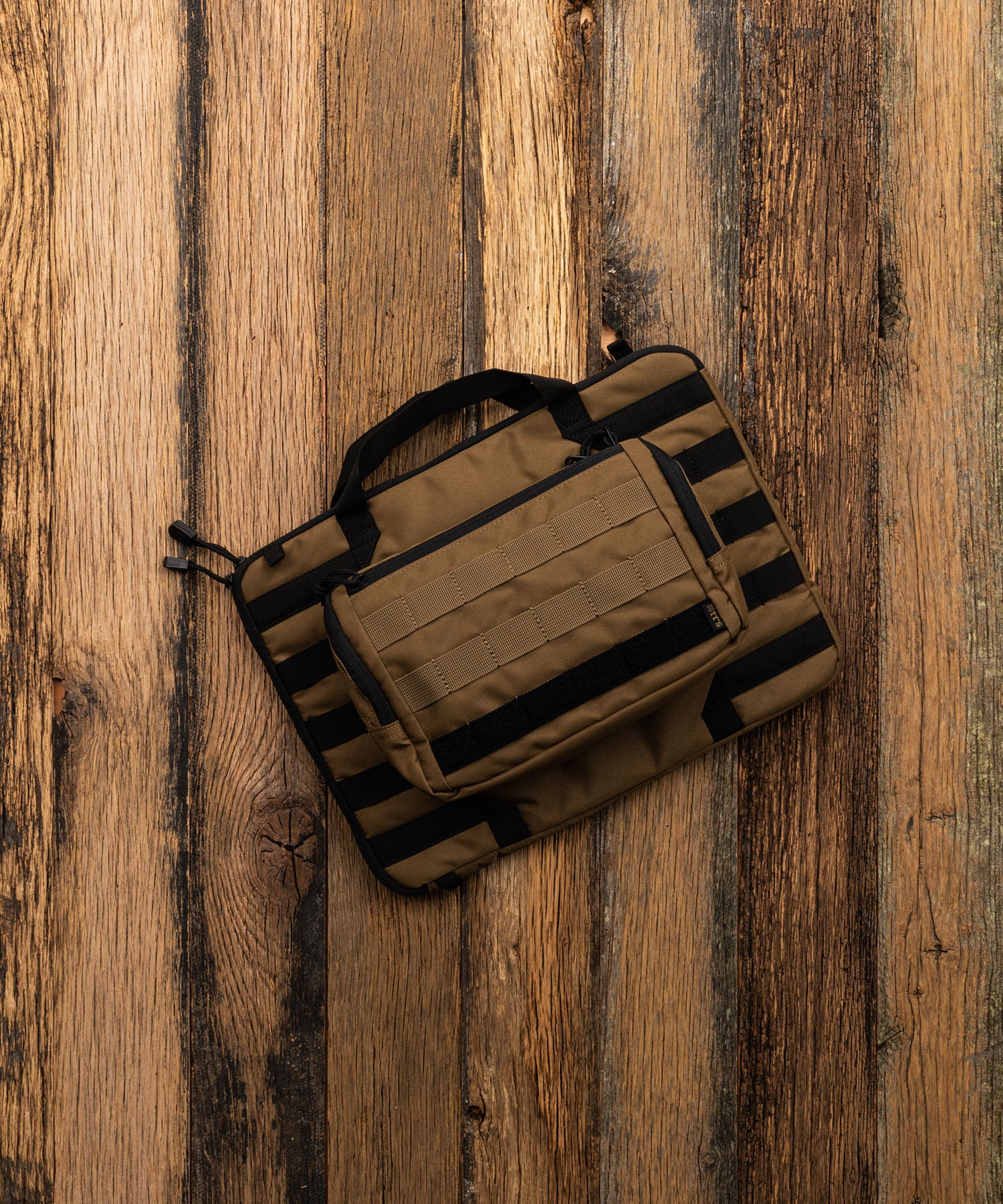 Rapid waist pack di 5.11 montato su brief case