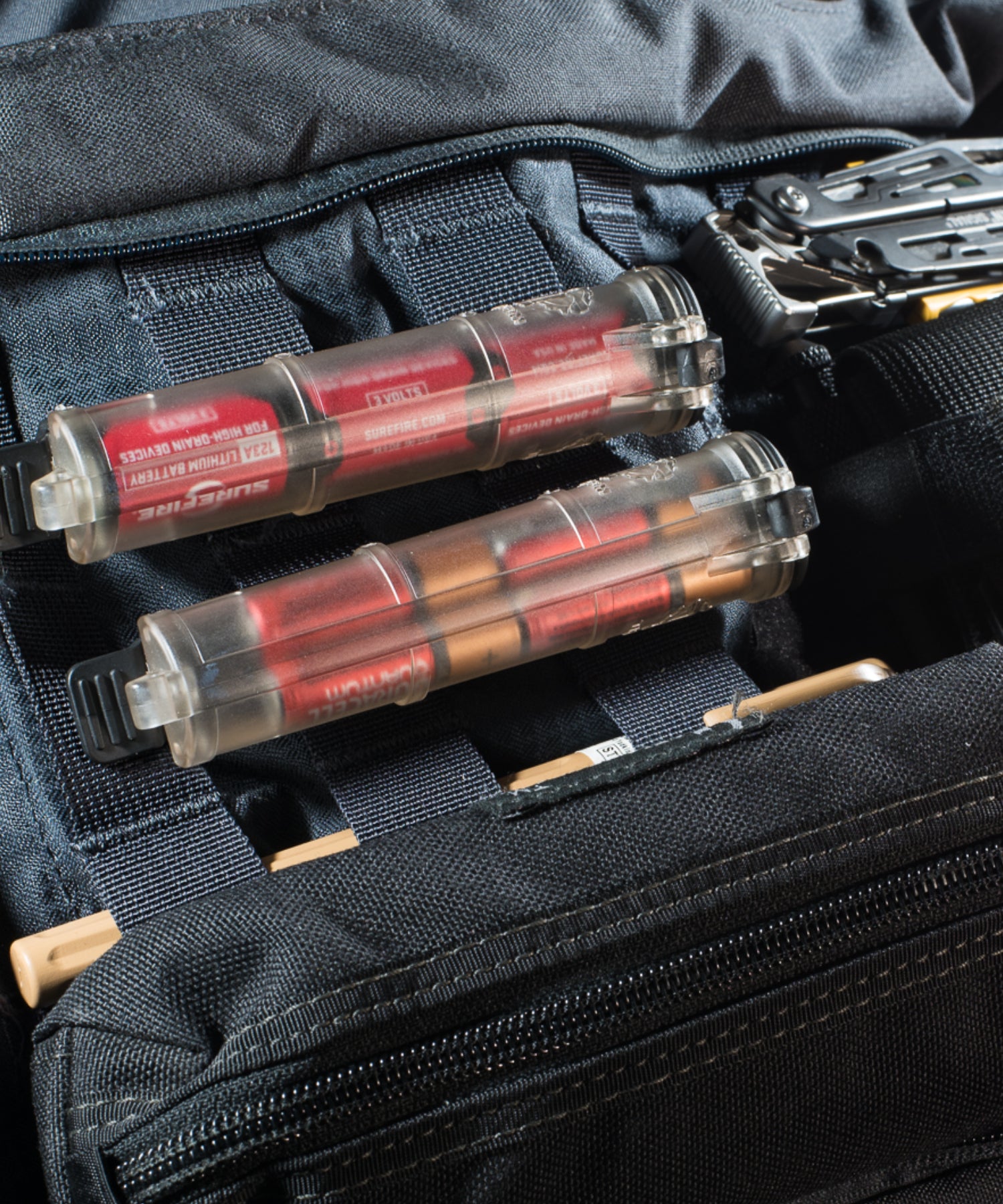 Thyrm CellVault agganciato ad un pannello MOLLE