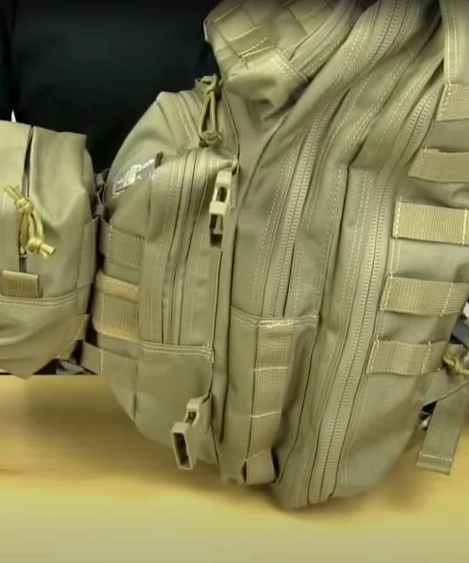 La TacTie di Maxpedition completamente agganciata diventa un corpo unico con lo zaino