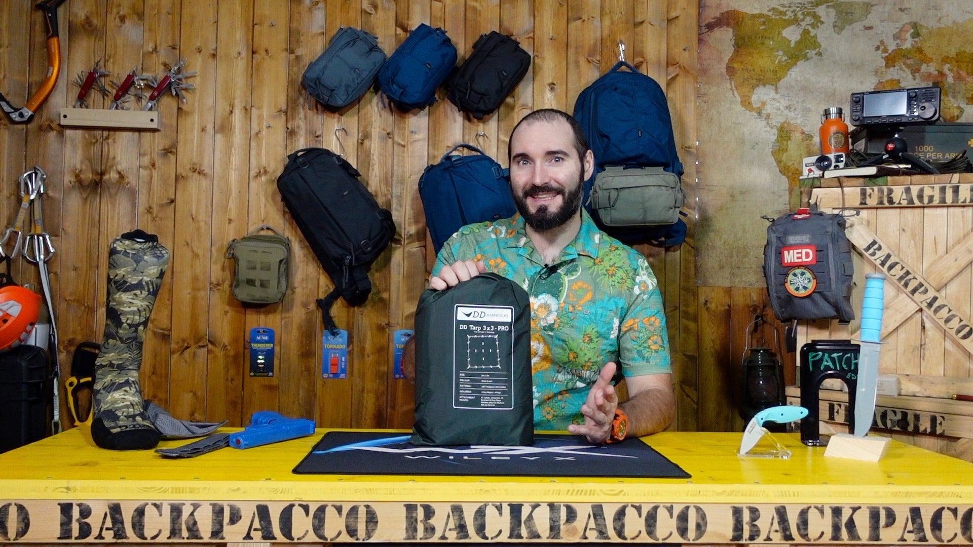 Paolo di backpacco spiega il tarp 3x3 pro di DD
