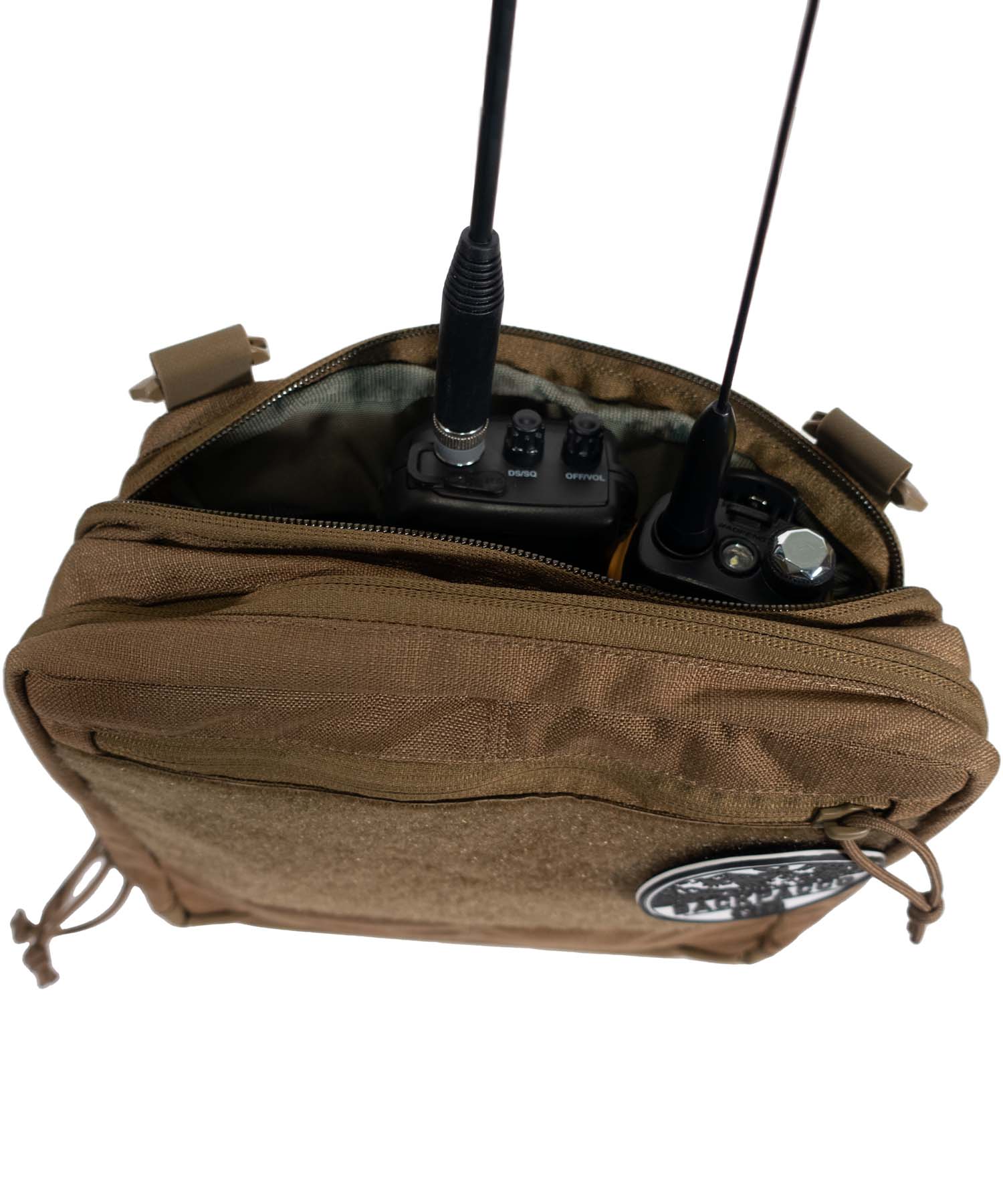 Come al solito le tasche porta caricatotri diventano ottime per le nostre radio