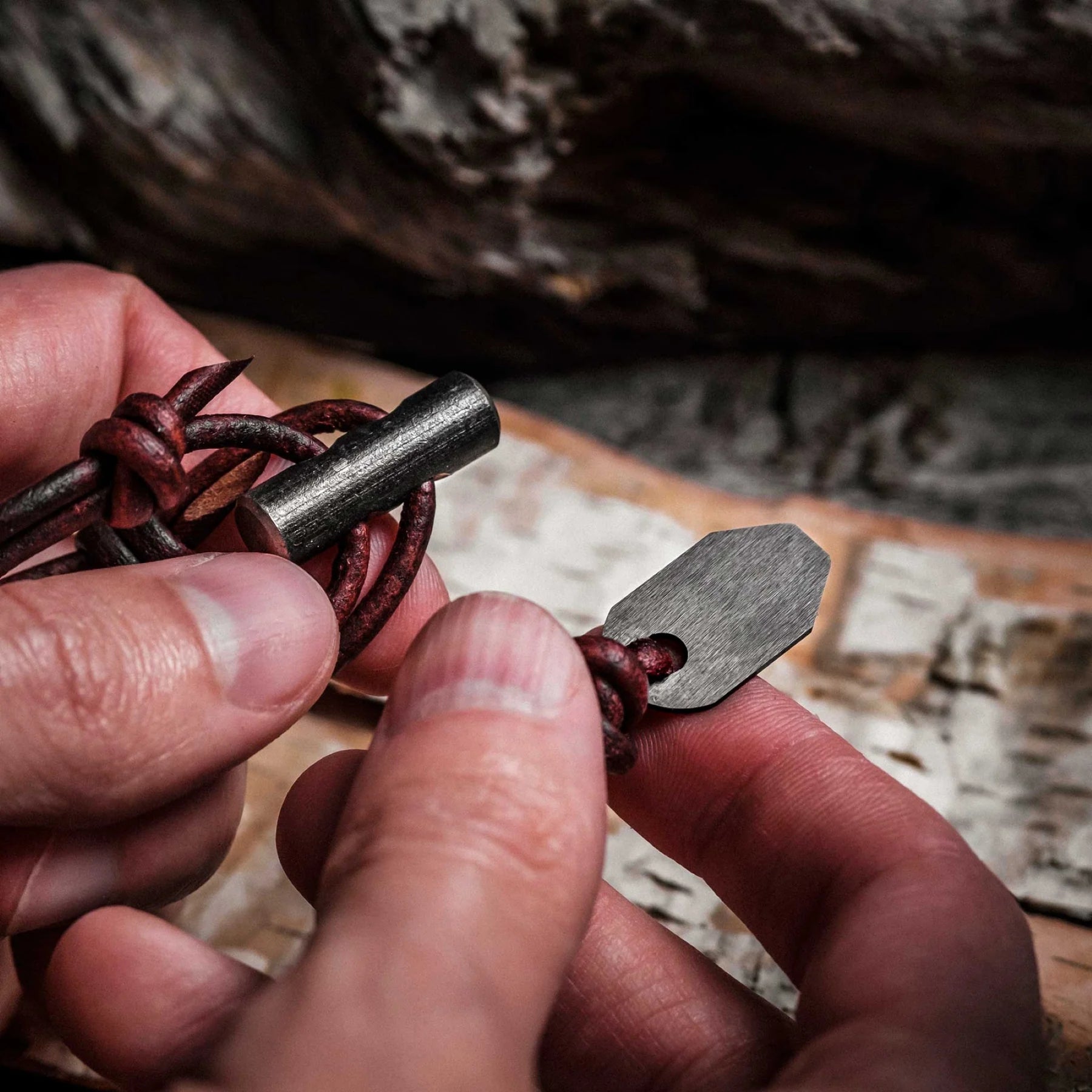 WAZOO | BUSHCRAFT NECKLACE - Collana con acciarino