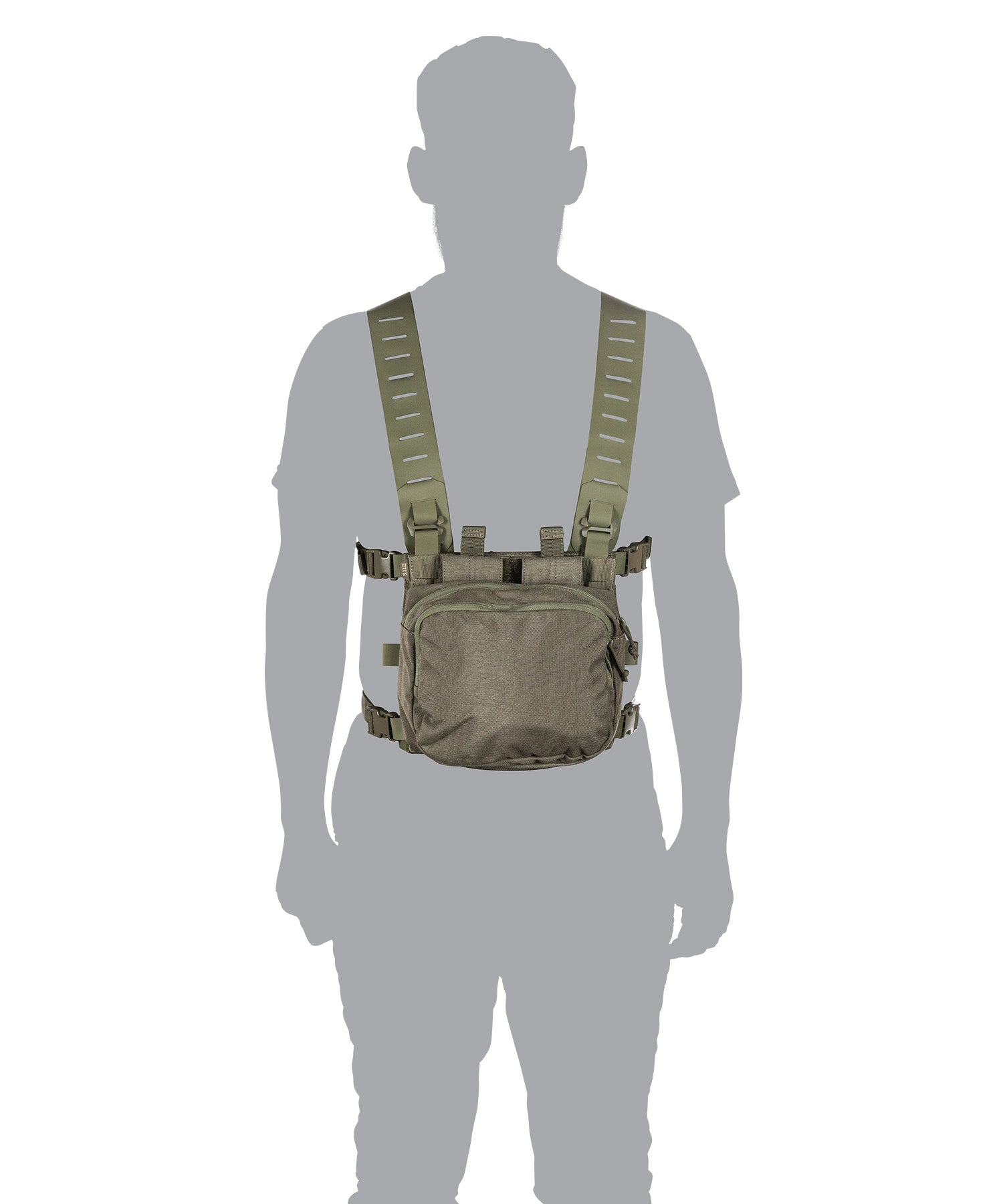 manichino con All Missions Rig Ranger Green e 2 banger gear set di 5.11 basso