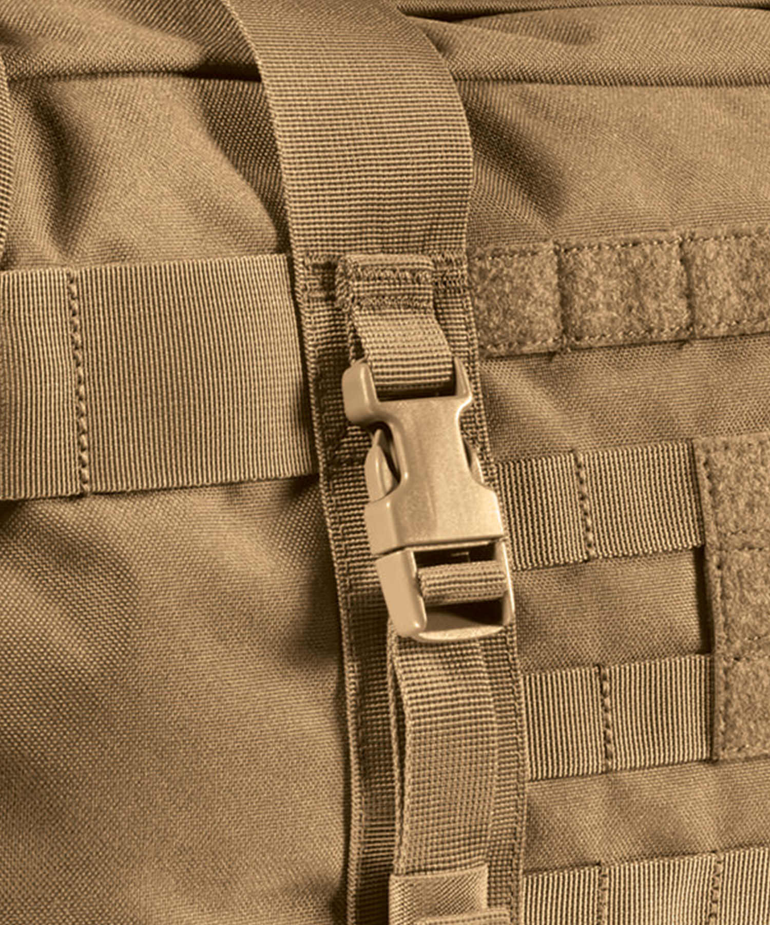 dettaglio delle fibbie in duraflex sulle borse RUSH LBD DI 5.11 TACTICAL