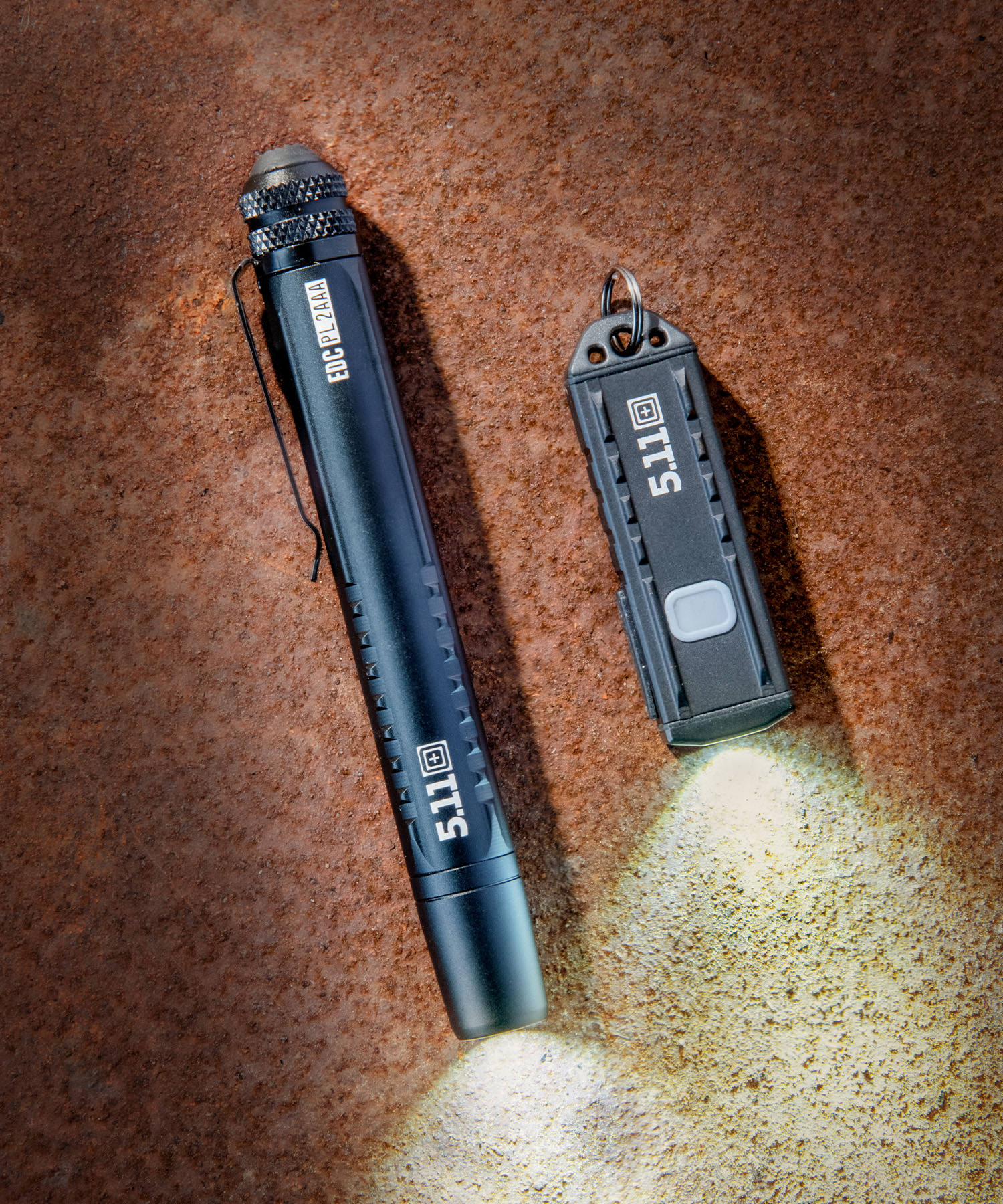 edc k-usb insieme a edc pl2aaa di 5.11 accese