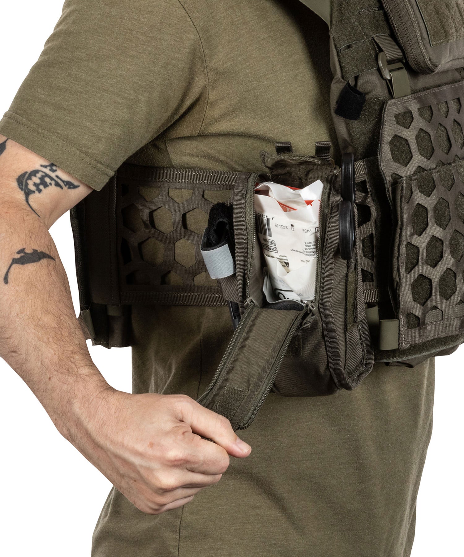 flex med pouch 5.11 ranger green agganciata al plate carrier con il sistema hexgrid
