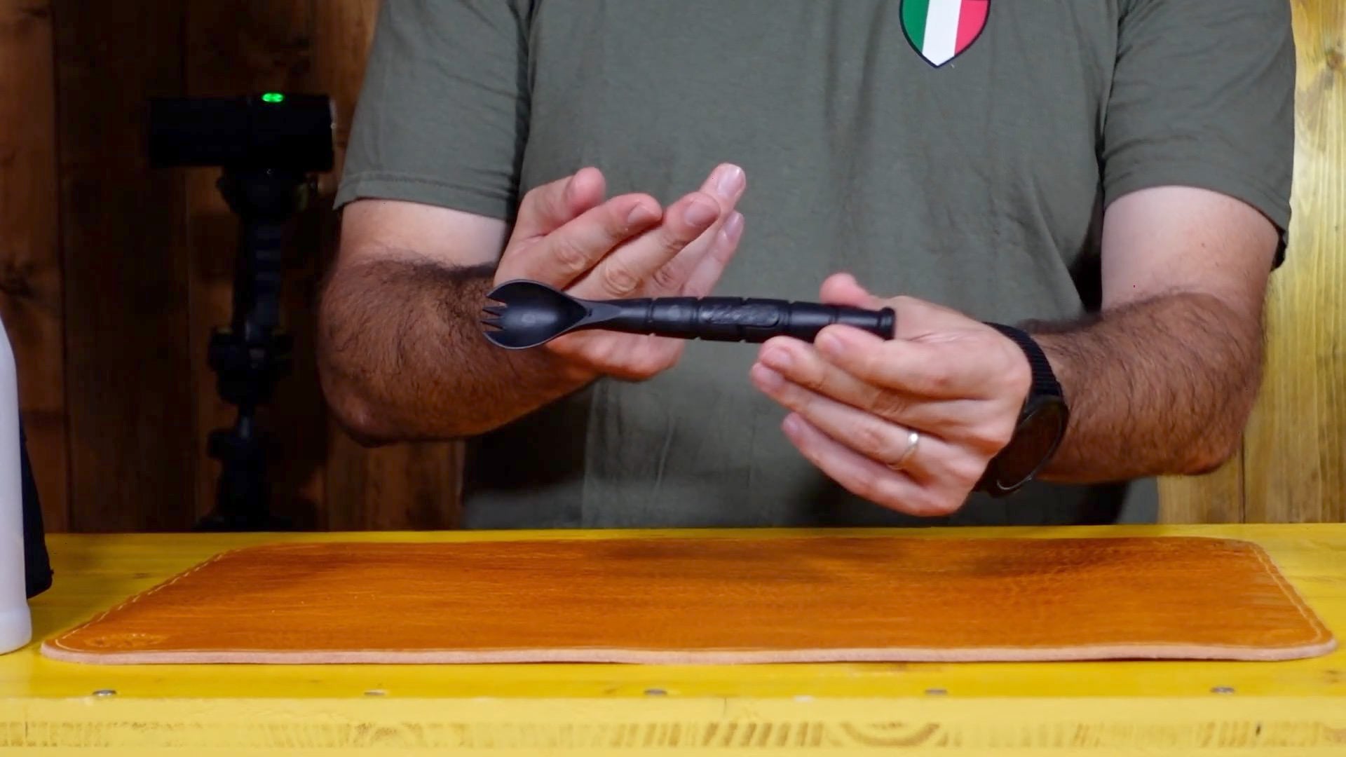 COPERTINA DEL VIDEO DOVE PAOLO DI BACKPACCO SPIEGA IL TACTICAL SPORK DI KA-BAR