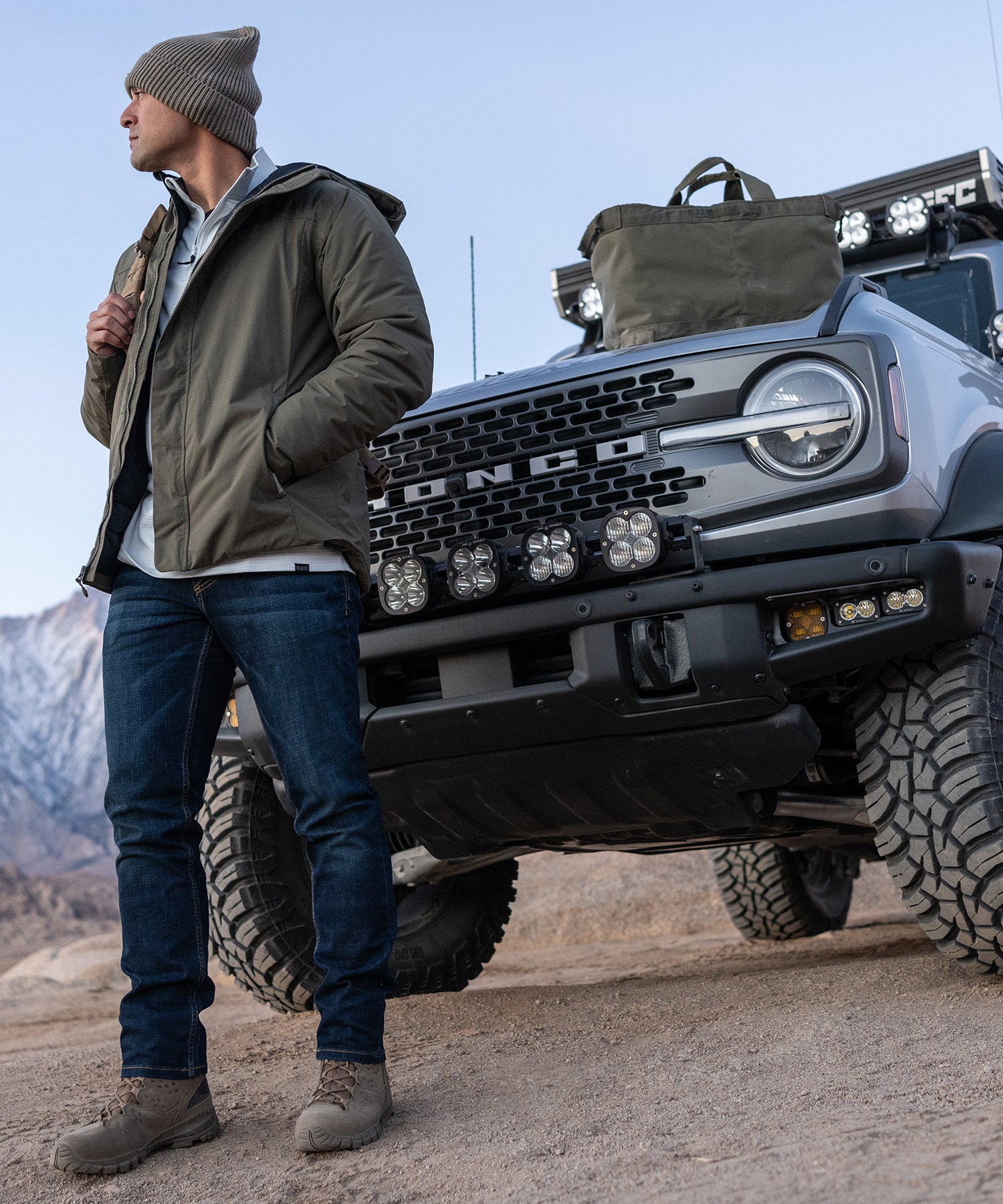 load ready utility mike durante escursione in fuoristrada