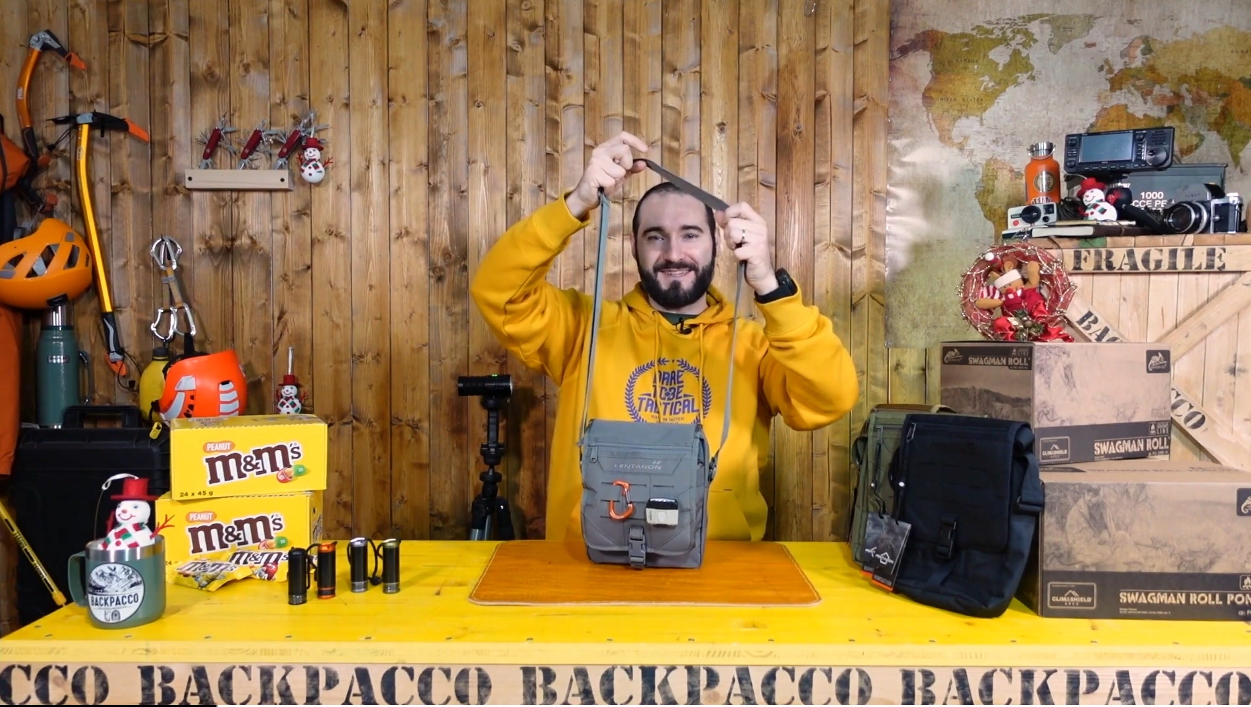 copertina del video dove paolo di backpacco spiega la messenger bag di pentagon