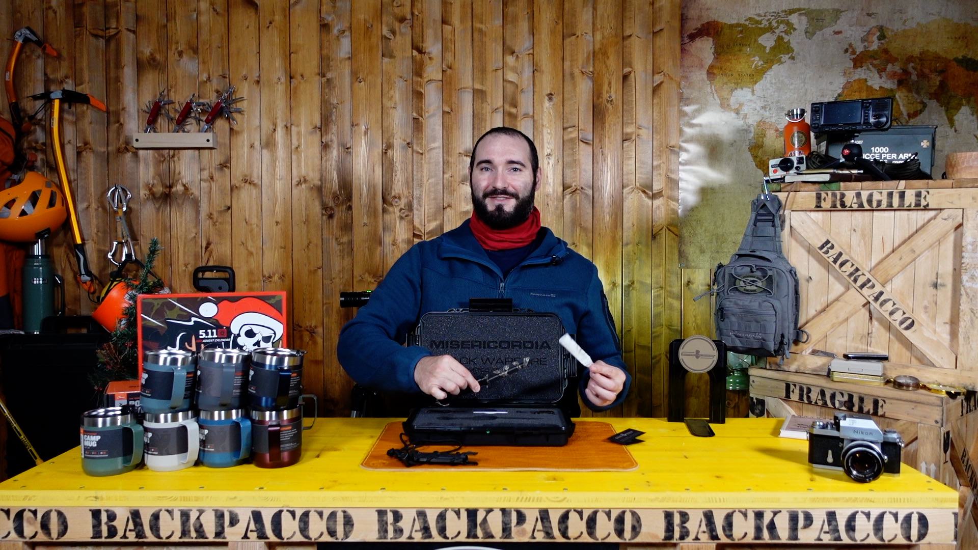 COPERTINA DEL VIDEO DOVE PAOLO DI BACKPACCO SPIEGA IL MISERICORDIA BLACK WARFARE DI EXTREMA RATIO