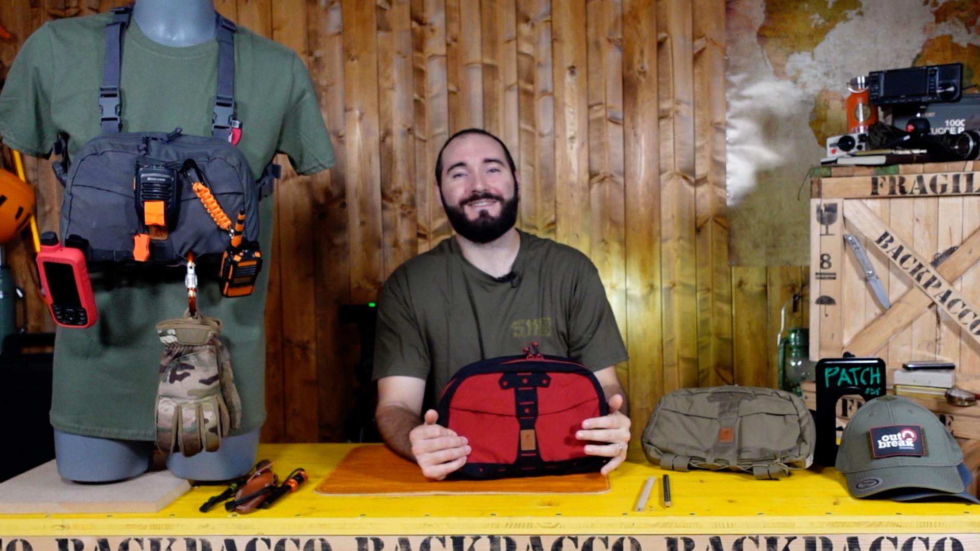 COPERTINA DEL VIDEO DOVE PAOLO DI BACKPACCO SPIEGA IL NUMBAT CHEST PACK DI HELIKON-TEX