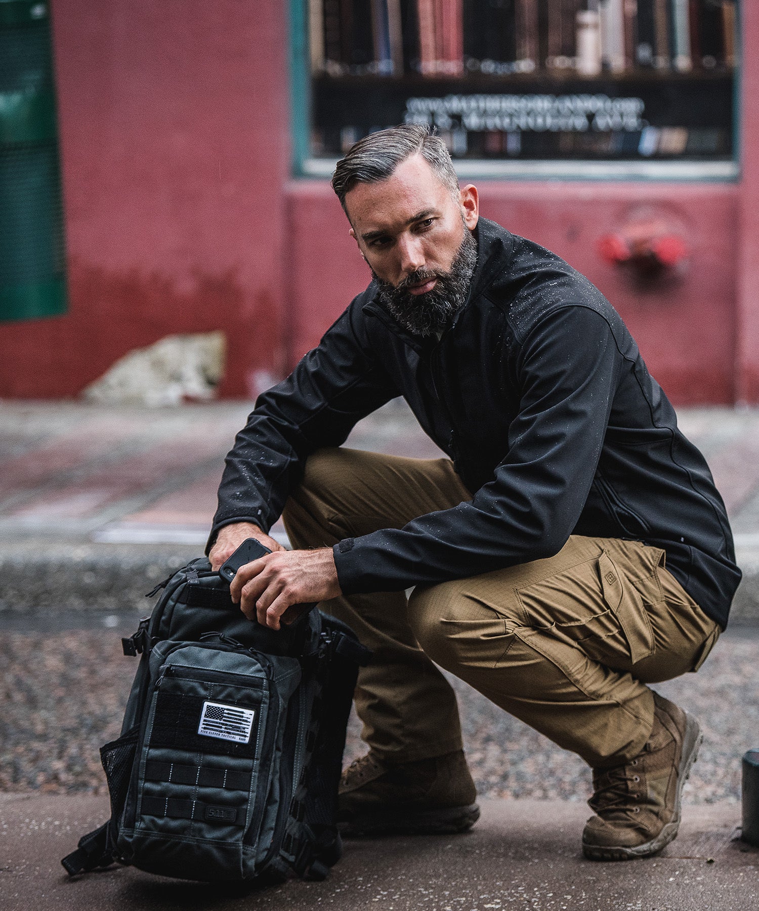 zaino all hazard prime di 5.11 tactical sotto la pioggia