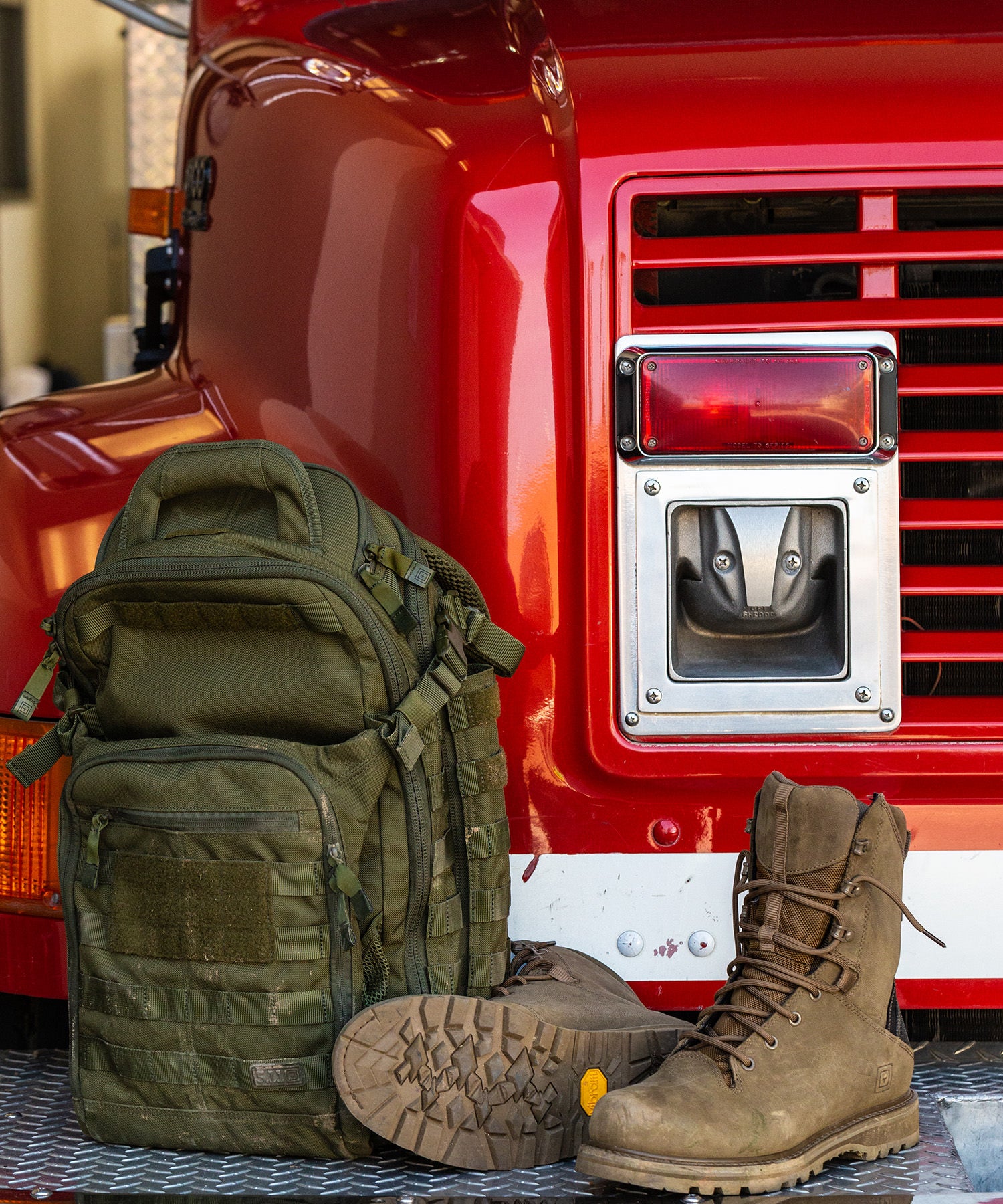 zaino all hazard su camion dei pompieri
