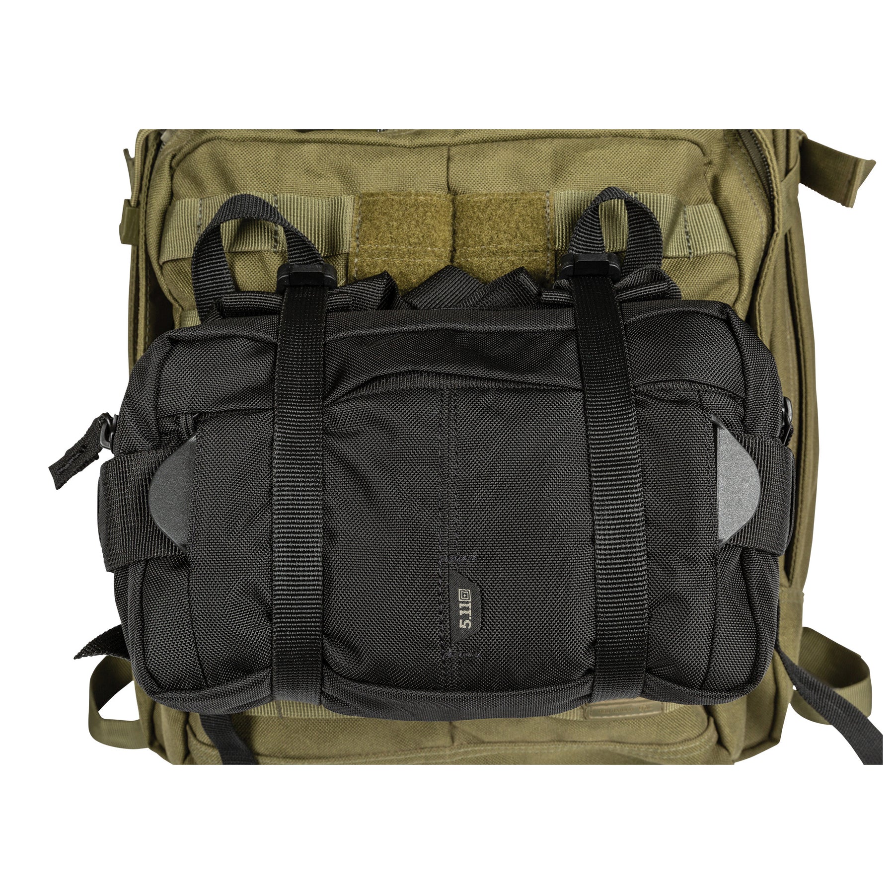 Marsupio di 5.11 fissato allo zaino rush con il sistema sidewinder straps LG sempre di 5.11