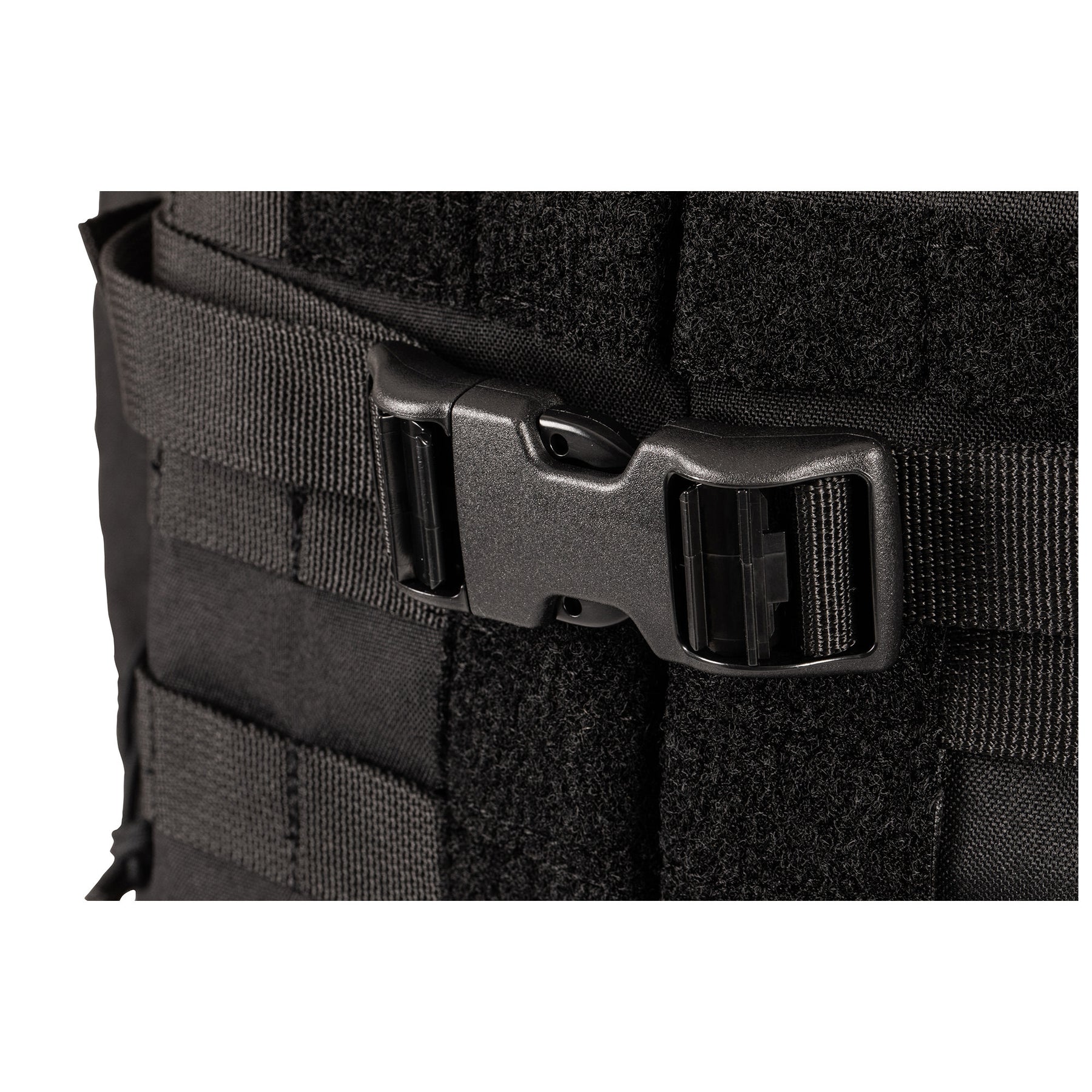 ZAINO RUSH100 60 litri di 5.11 Tactical Black (nero) - vista dettaglio cinghia di compressione autobloccante