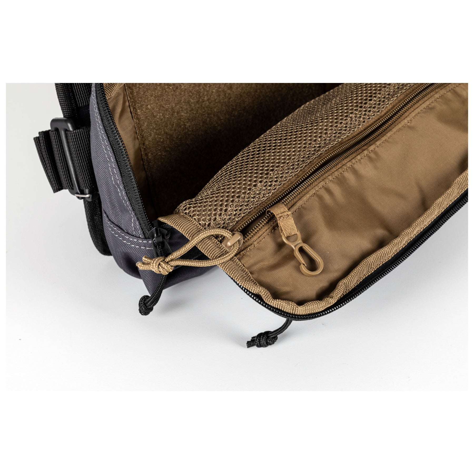 5.11 tactical Rapid Waist Pack coal vista dettaglio laccio con moschettone