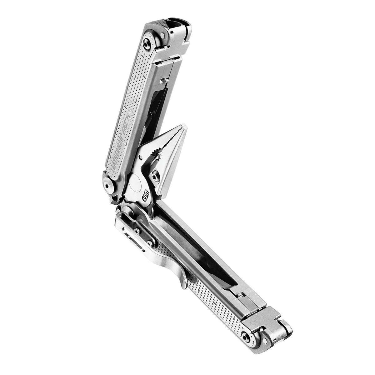 Leatherman free p2 con pinza esposta - vista diagonale