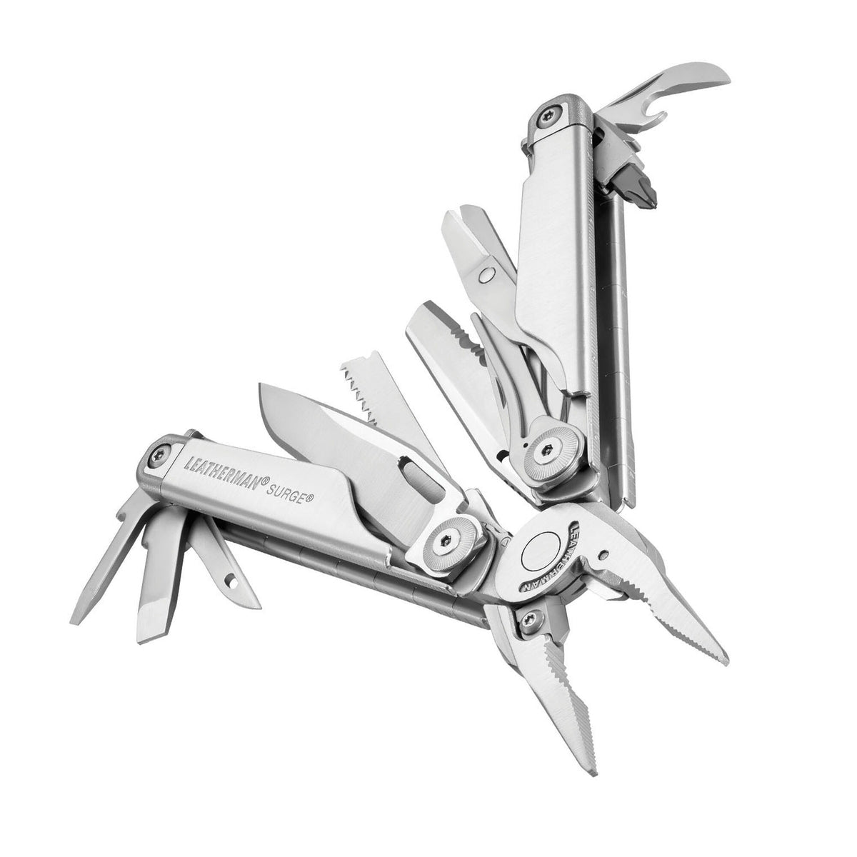 Leatherman Surge Stainless aperto e angolato con strumenti e lame in vista