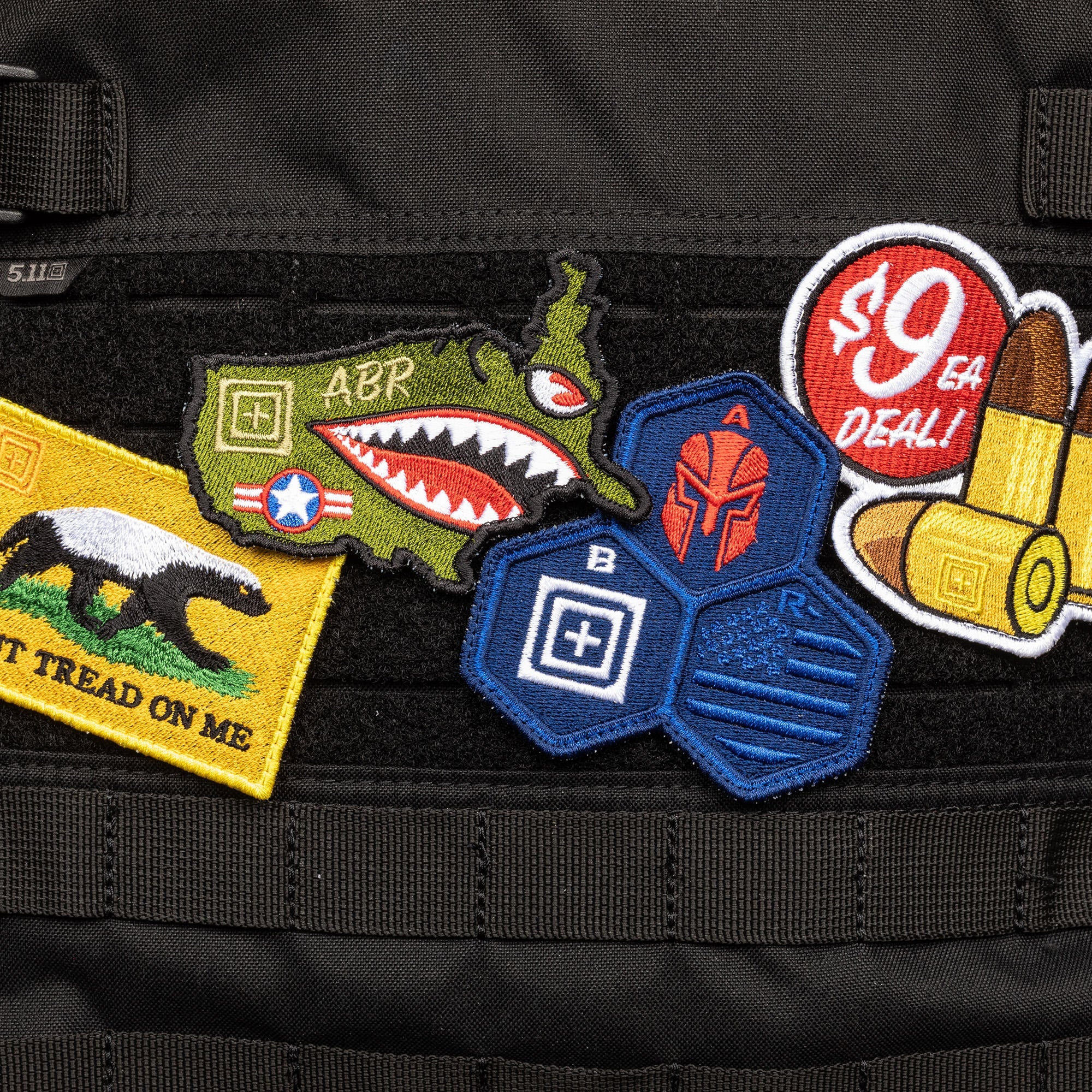 immagine di una collezione di patch velcro disponibili su backpacco