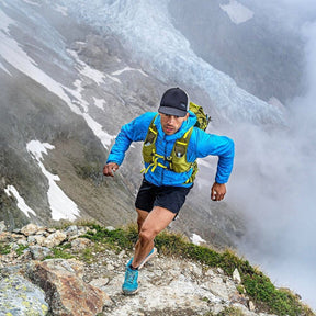 Zaino da trekking leggero e fastpacking Osprey Talon Velocity 30 da 30 litri, design minimalista e ventilato, ideale per attività veloci in montagna e sentieri