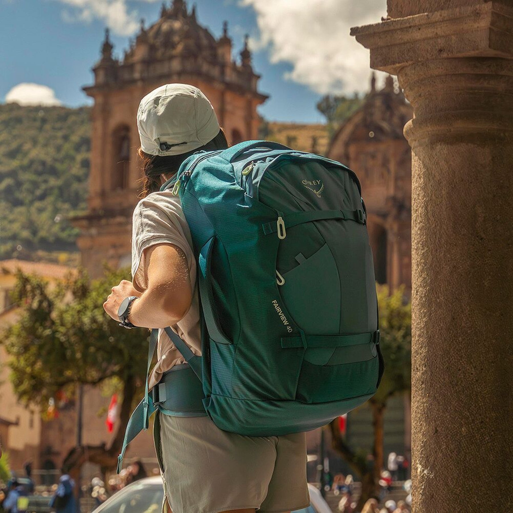 Osprey Fairview 40 Travel Pack zaino da viaggio donna da 40L con cinghie di compressione StraightJacket schienale regolabile e maniglia laterale per trekking e bagaglio a mano