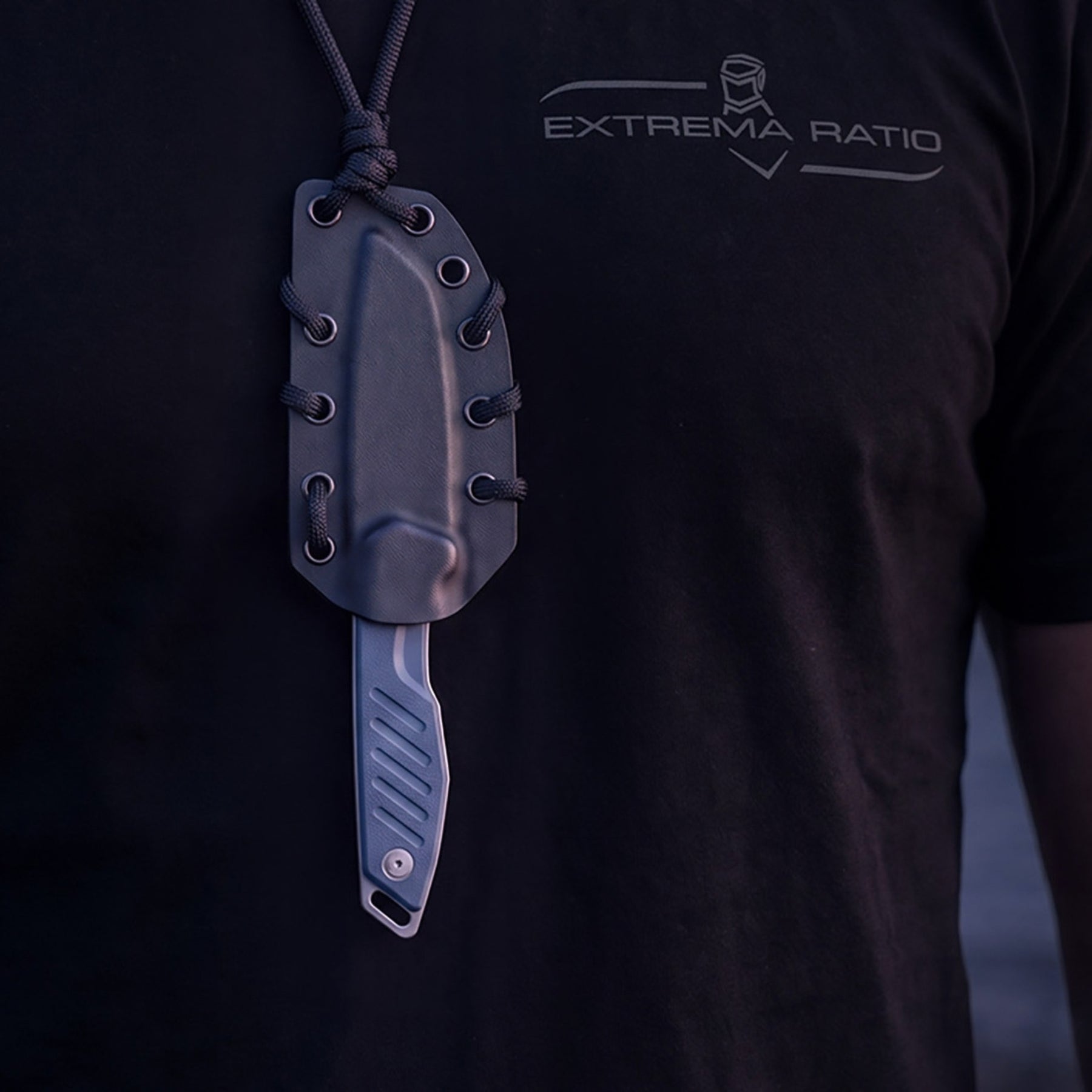 Extrema Ratio BFK Micro coltello a lama fissa compatto con profilo tanto modificato, impugnatura ergonomica sagomata e foro passante per cordino ideale per everyday carry tattico
